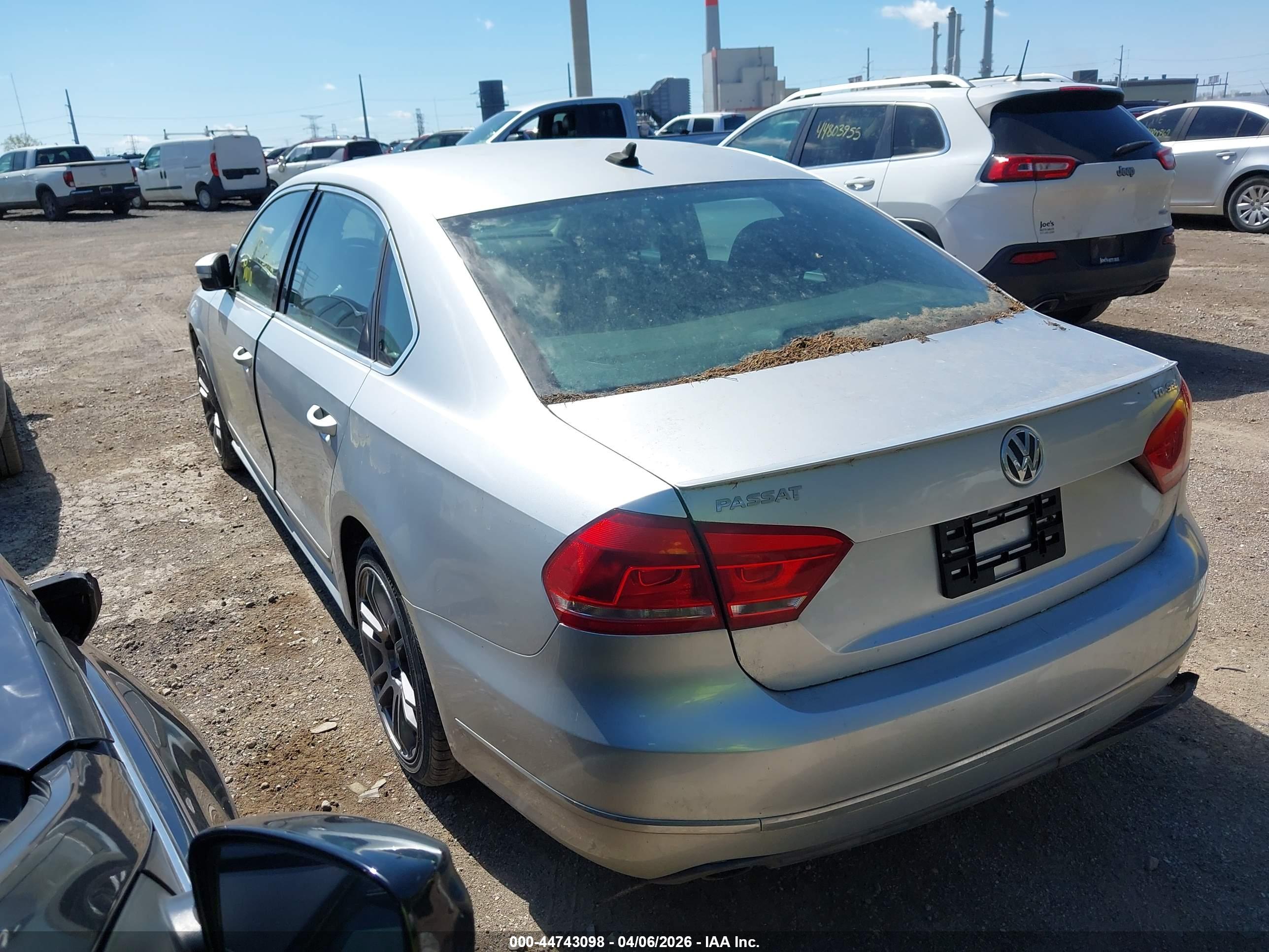 VOLKSWAGEN PASSAT image 3