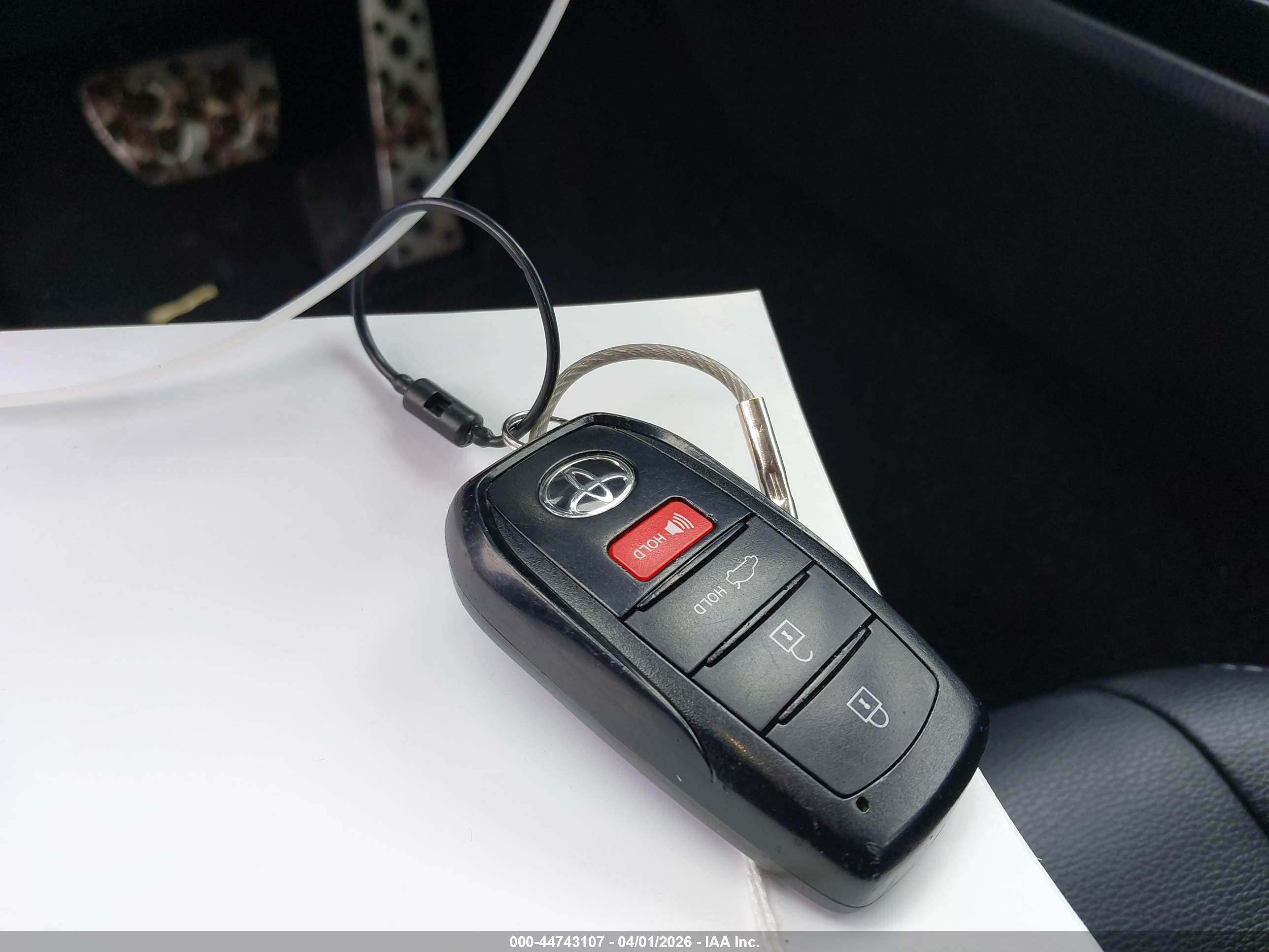 TOYOTA CAMRY image 11