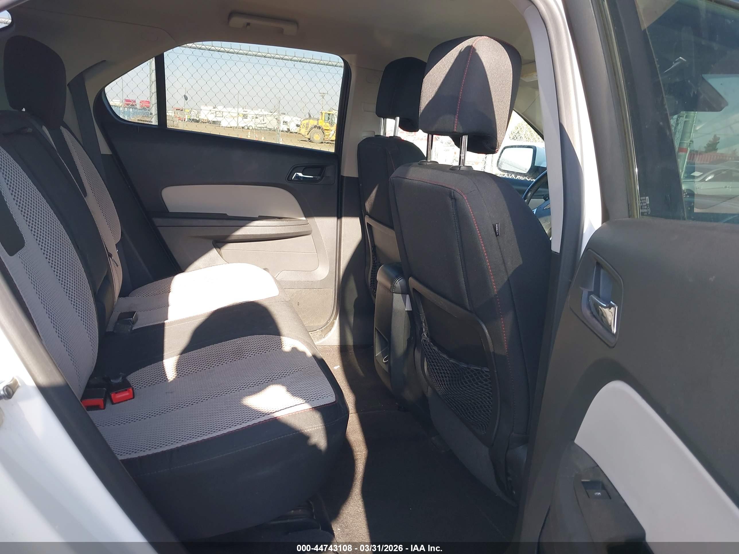 CHEVROLET EQUINOX image 8