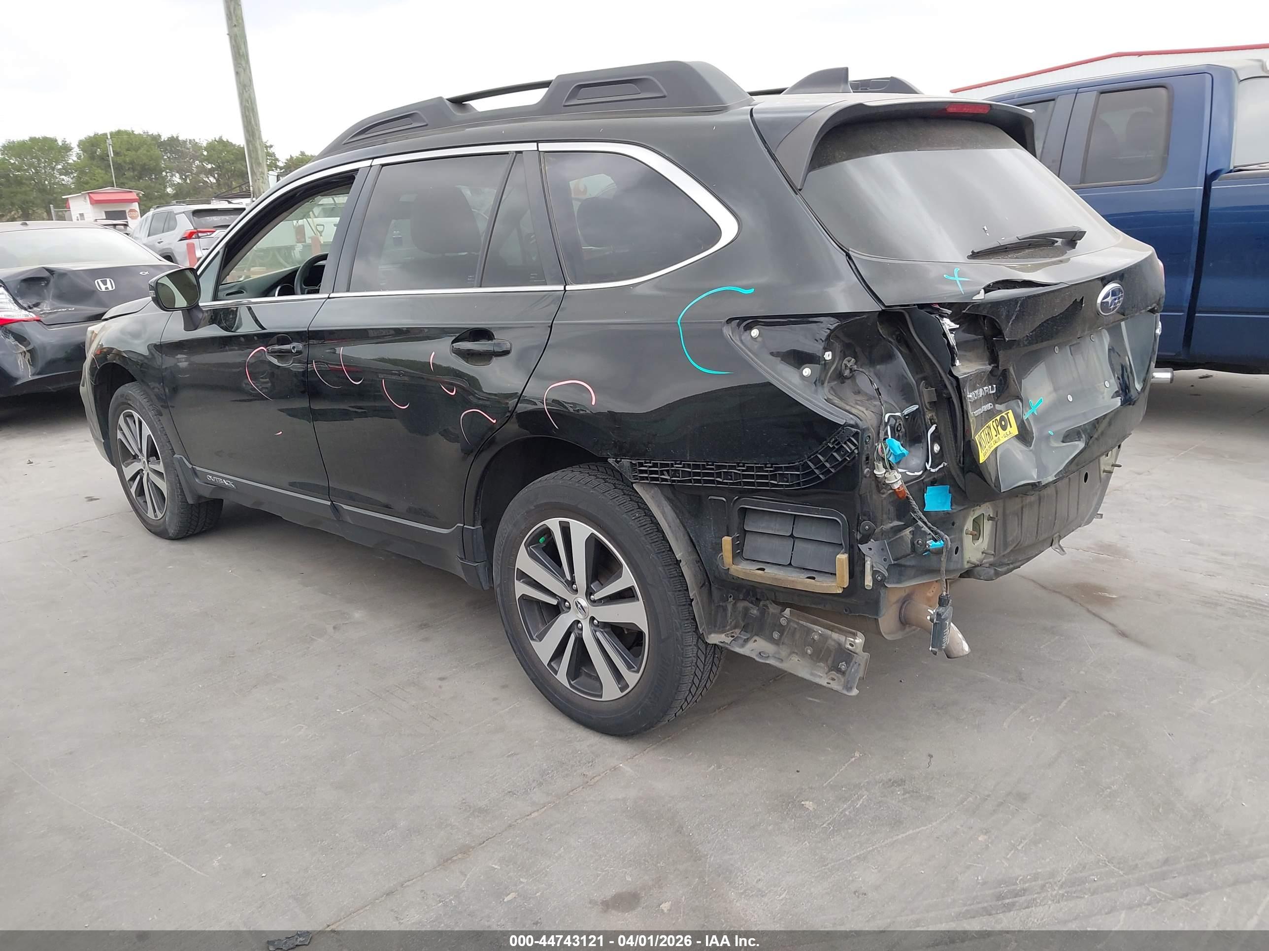 SUBARU OUTBACK image 3