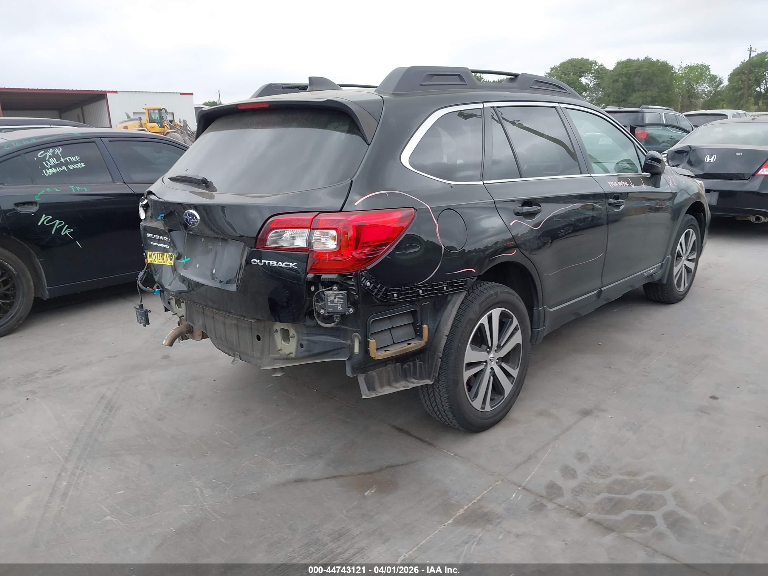 SUBARU OUTBACK image 4