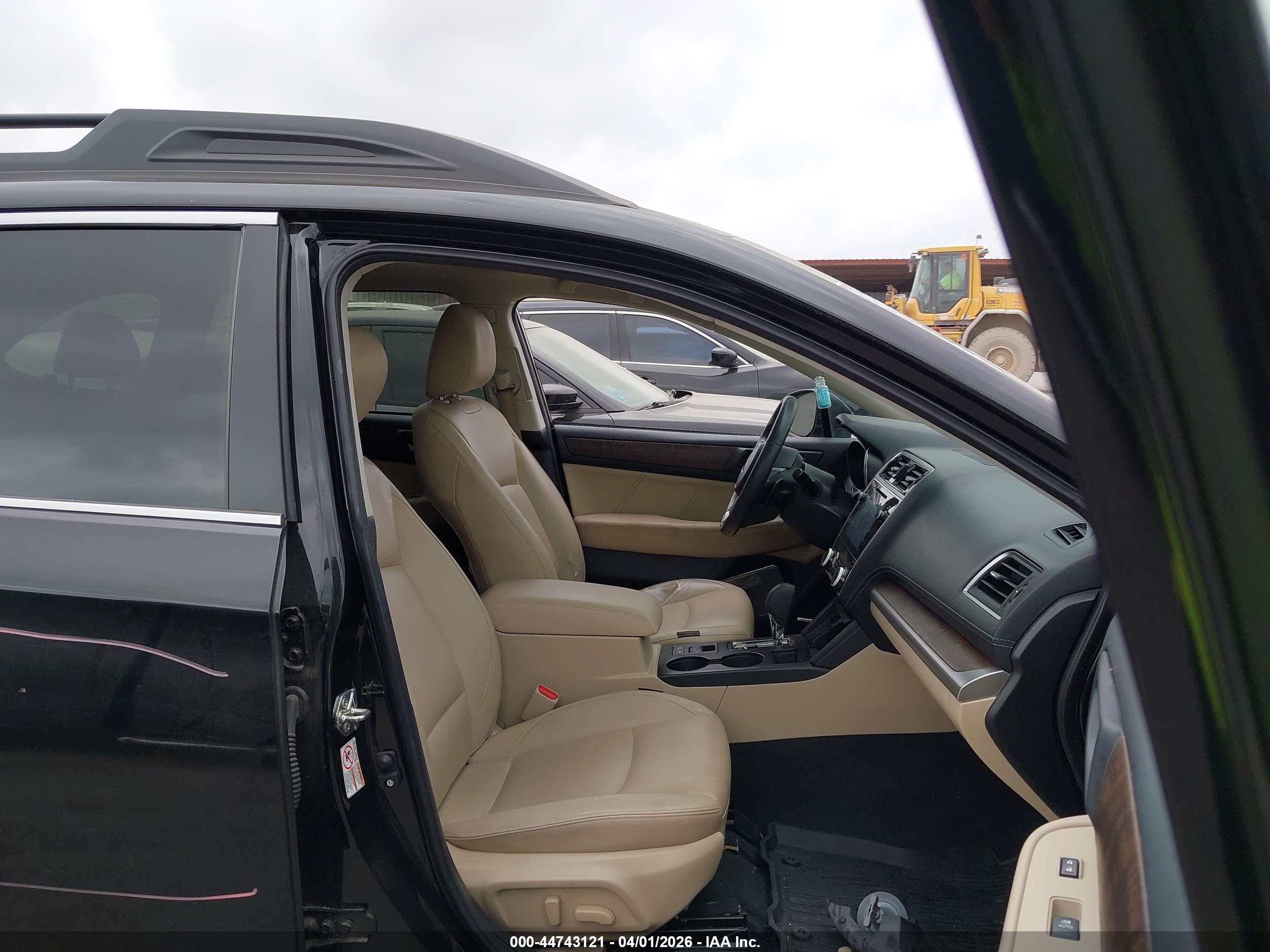 SUBARU OUTBACK image 5