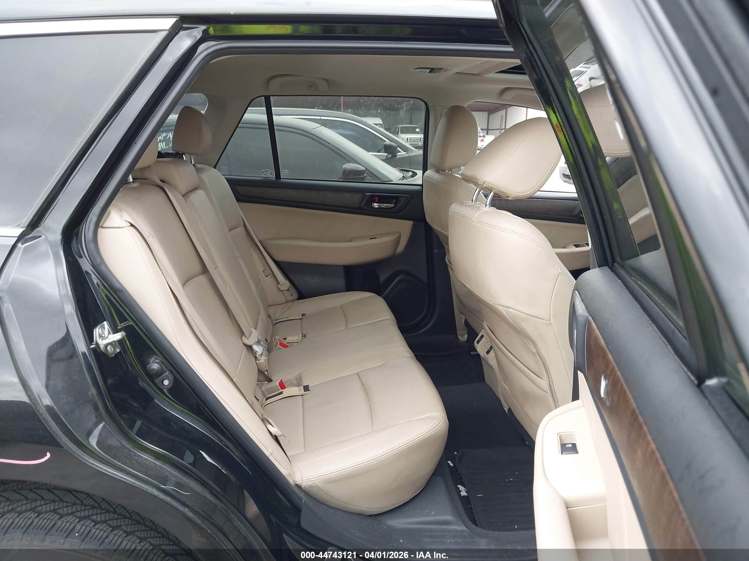 SUBARU OUTBACK image 8