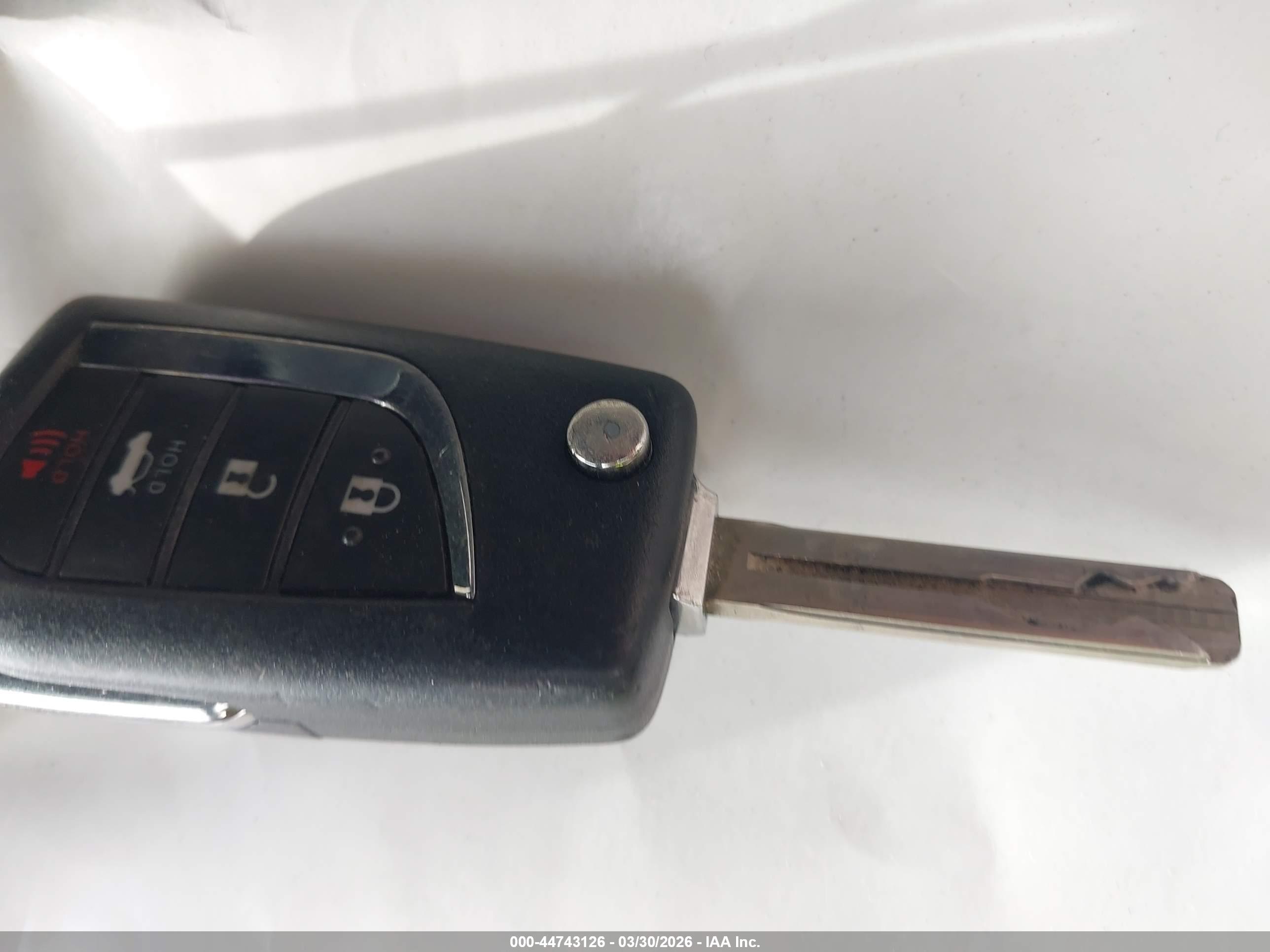 TOYOTA CAMRY image 11