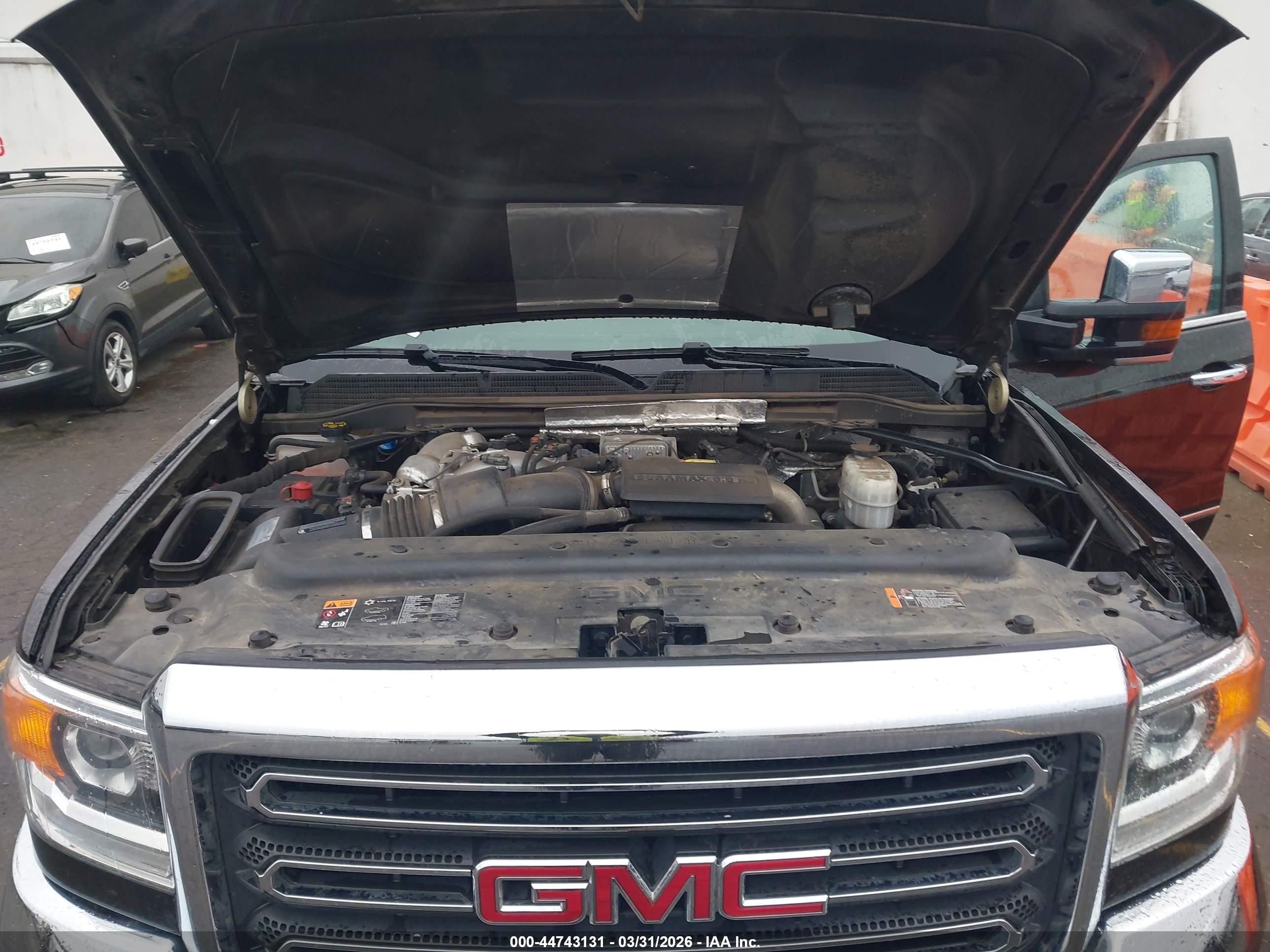 GMC SIERRA image 10