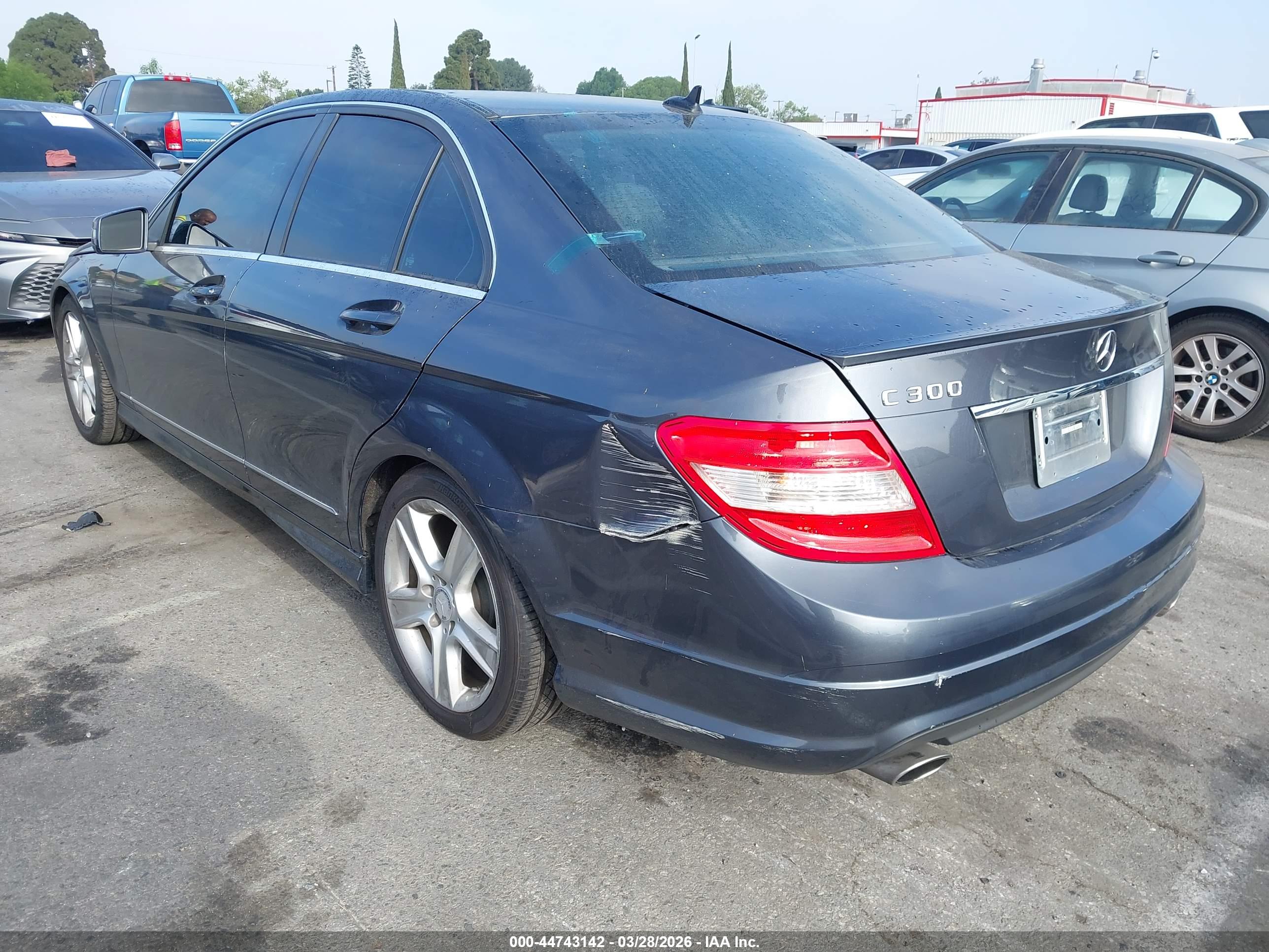 MERCEDES-BENZ C image 3