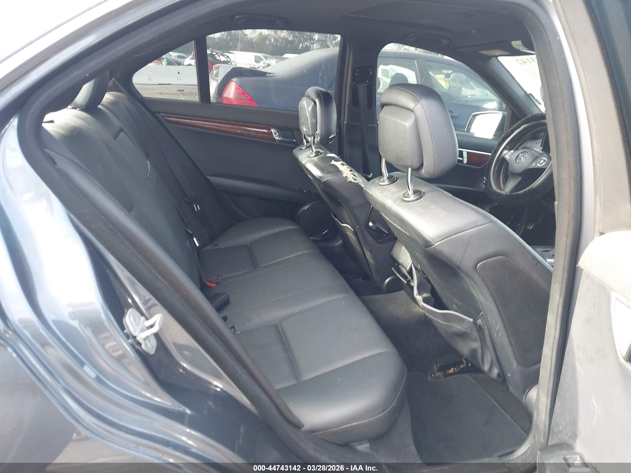 MERCEDES-BENZ C image 8