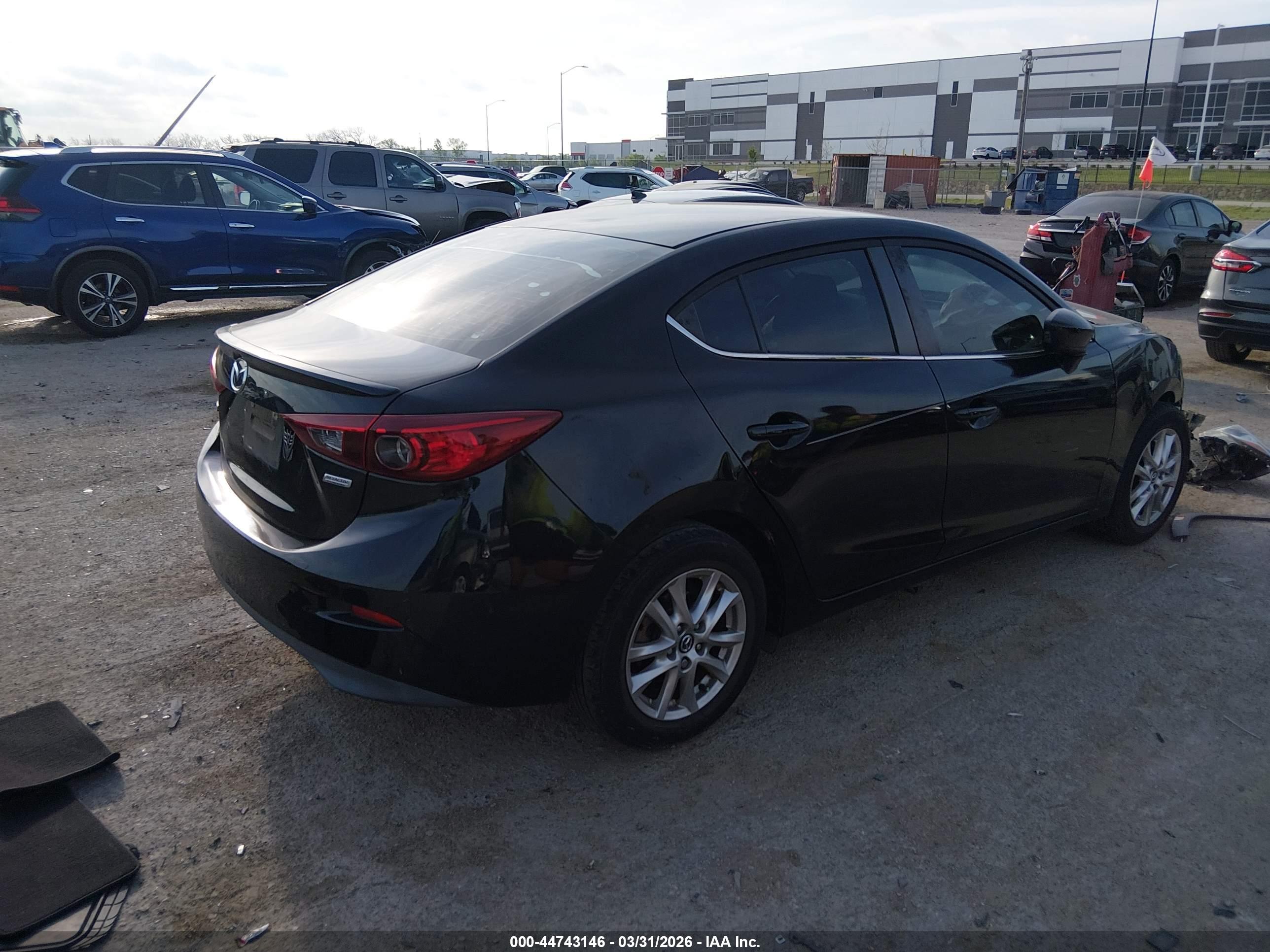 MAZDA MAZDA3 image 4