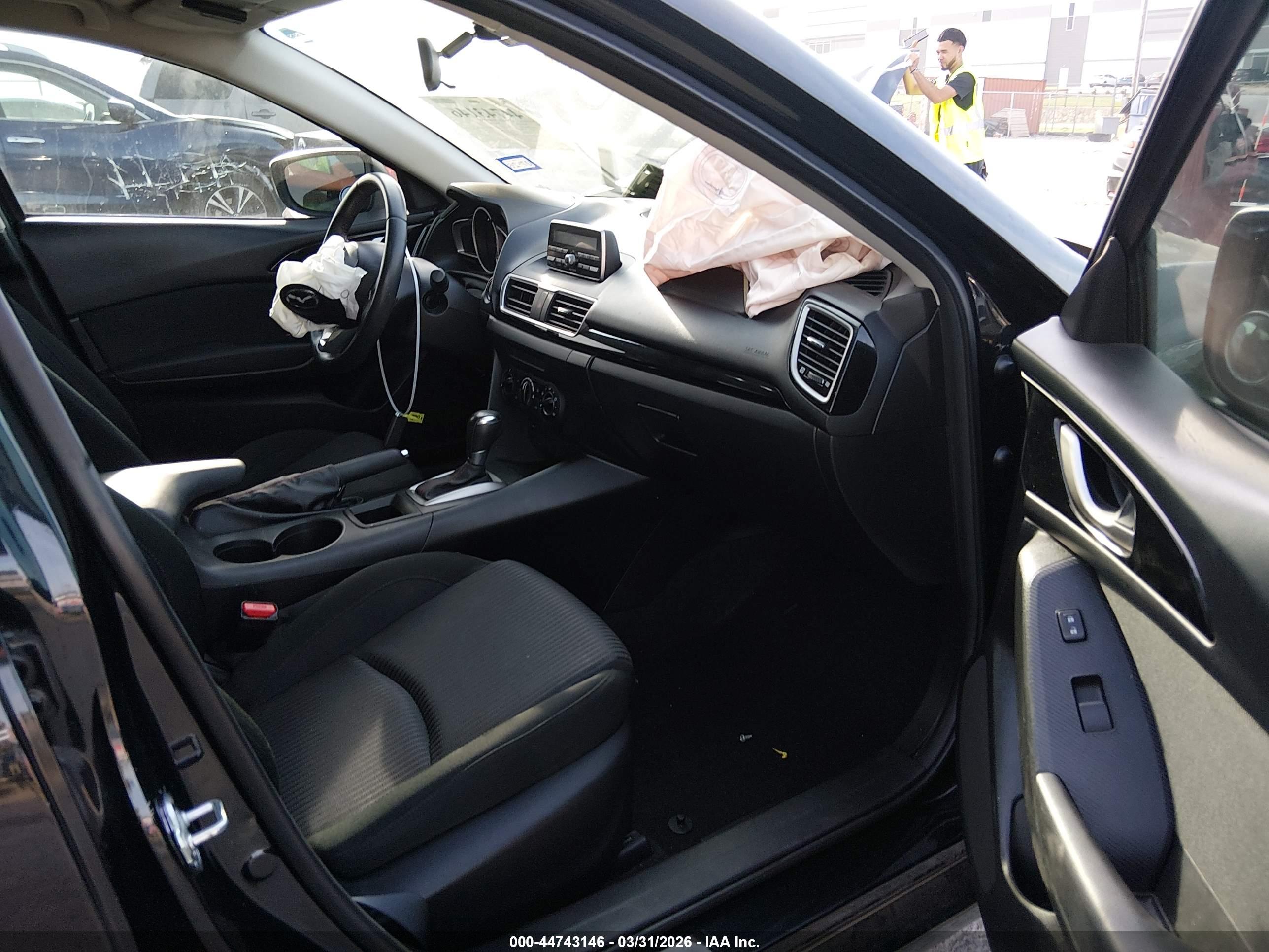 MAZDA MAZDA3 image 5