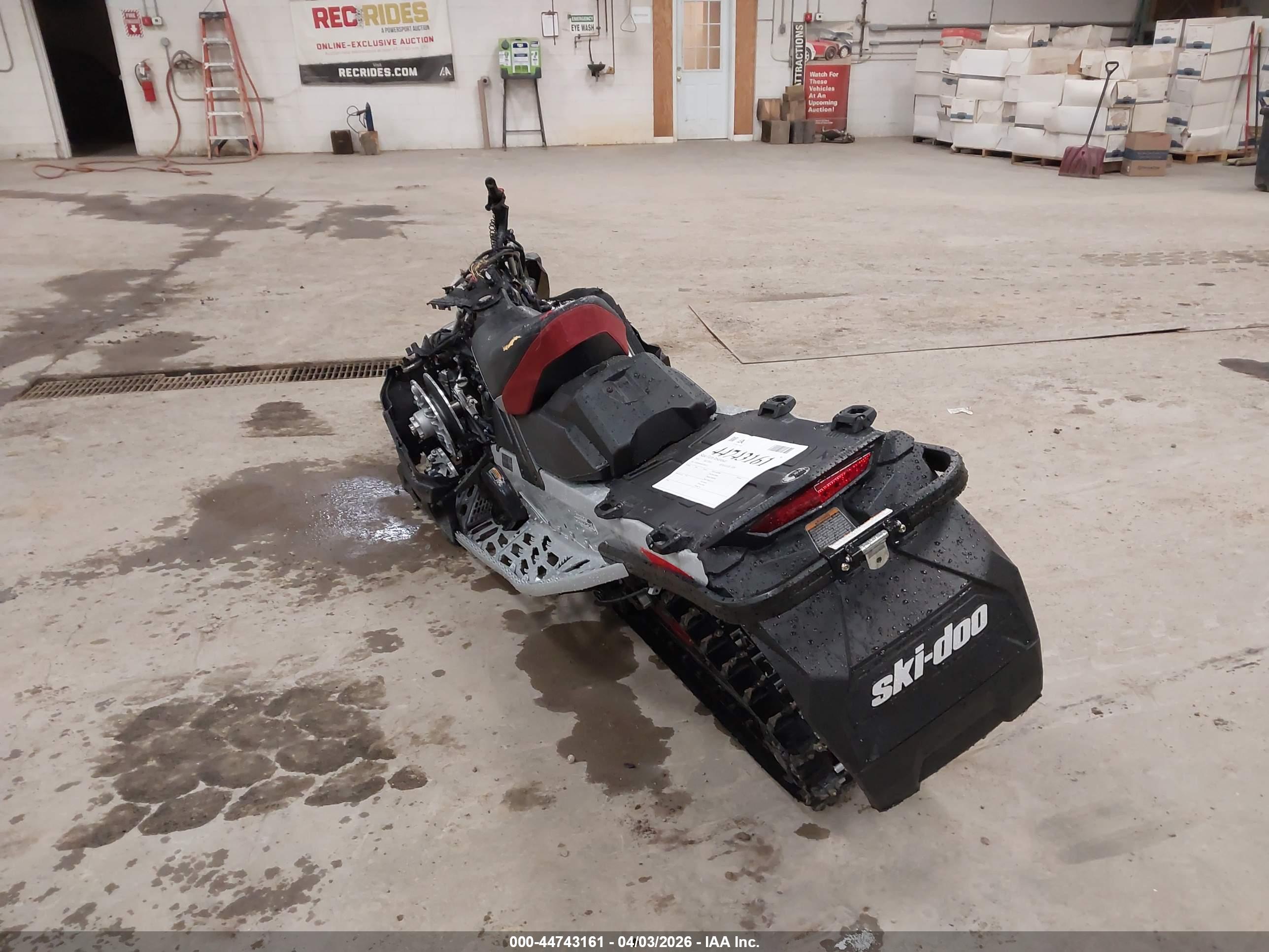 SKI DOO image 3