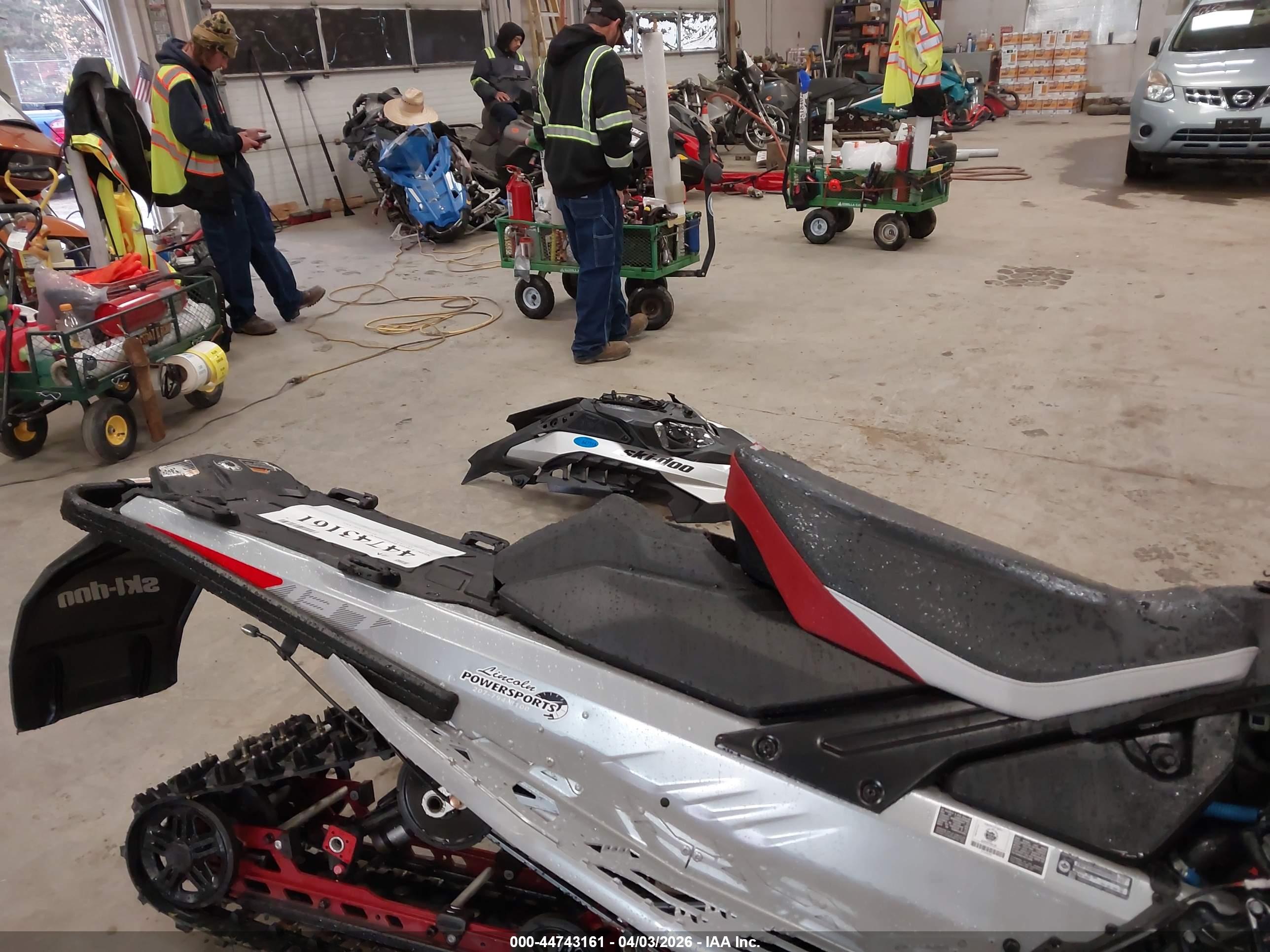 SKI DOO image 8