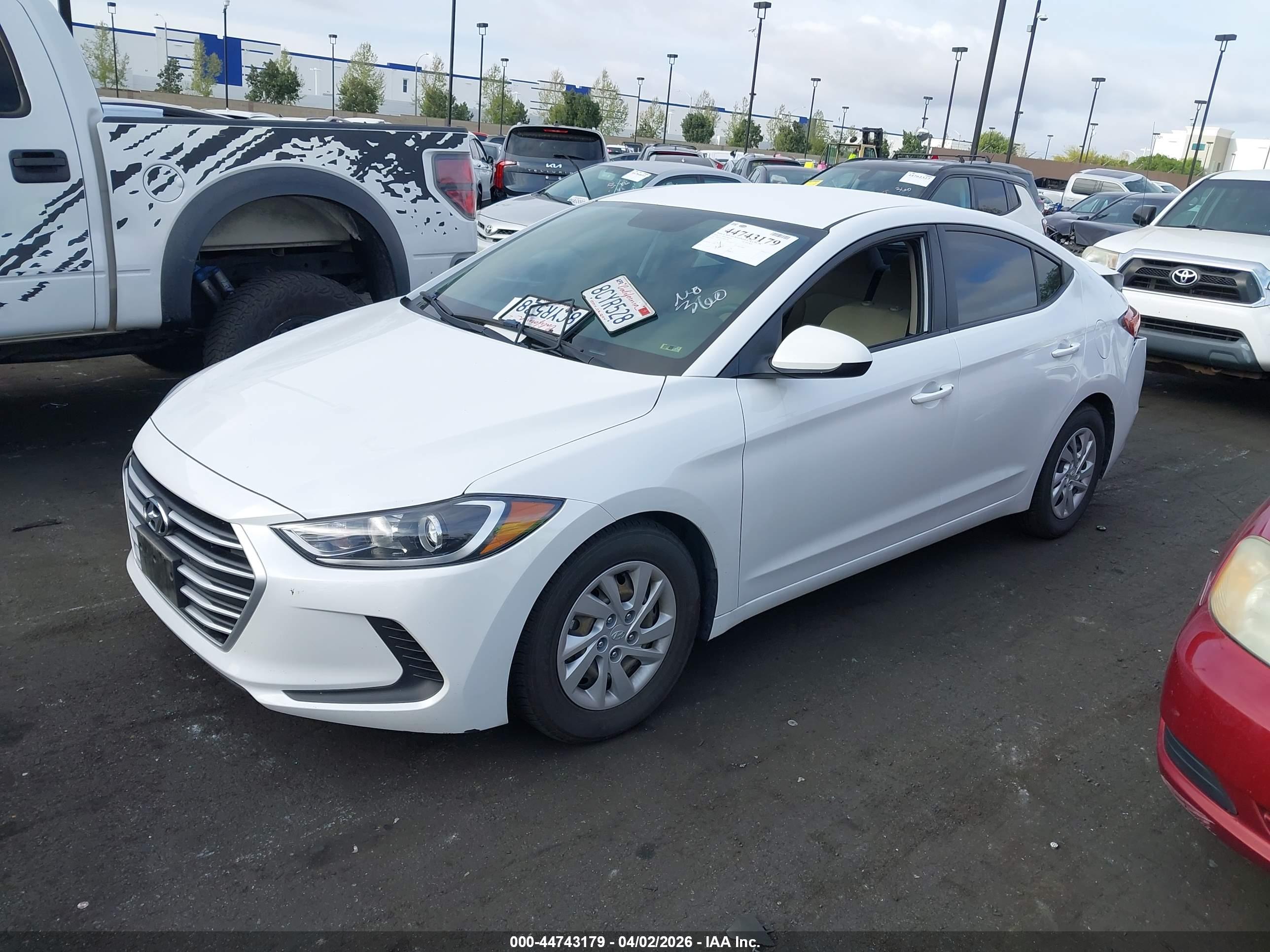 HYUNDAI ELANTRA image 2