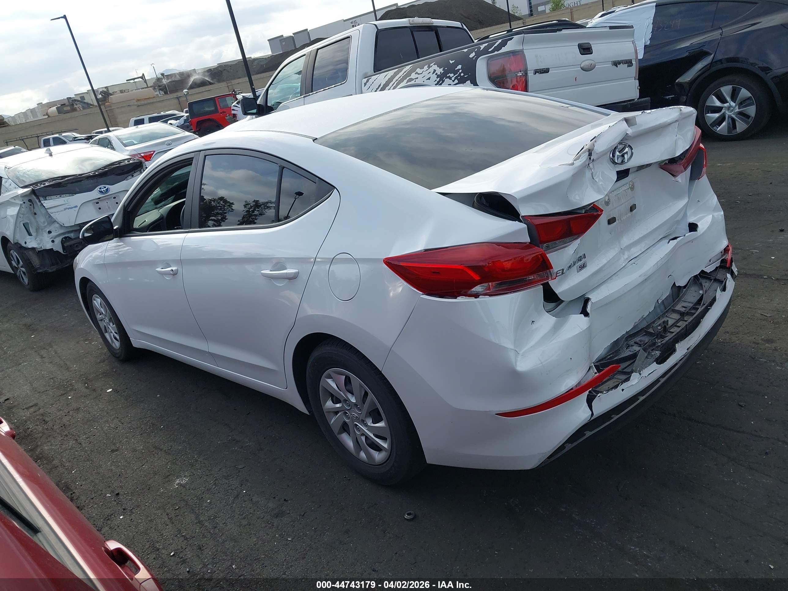 HYUNDAI ELANTRA image 3