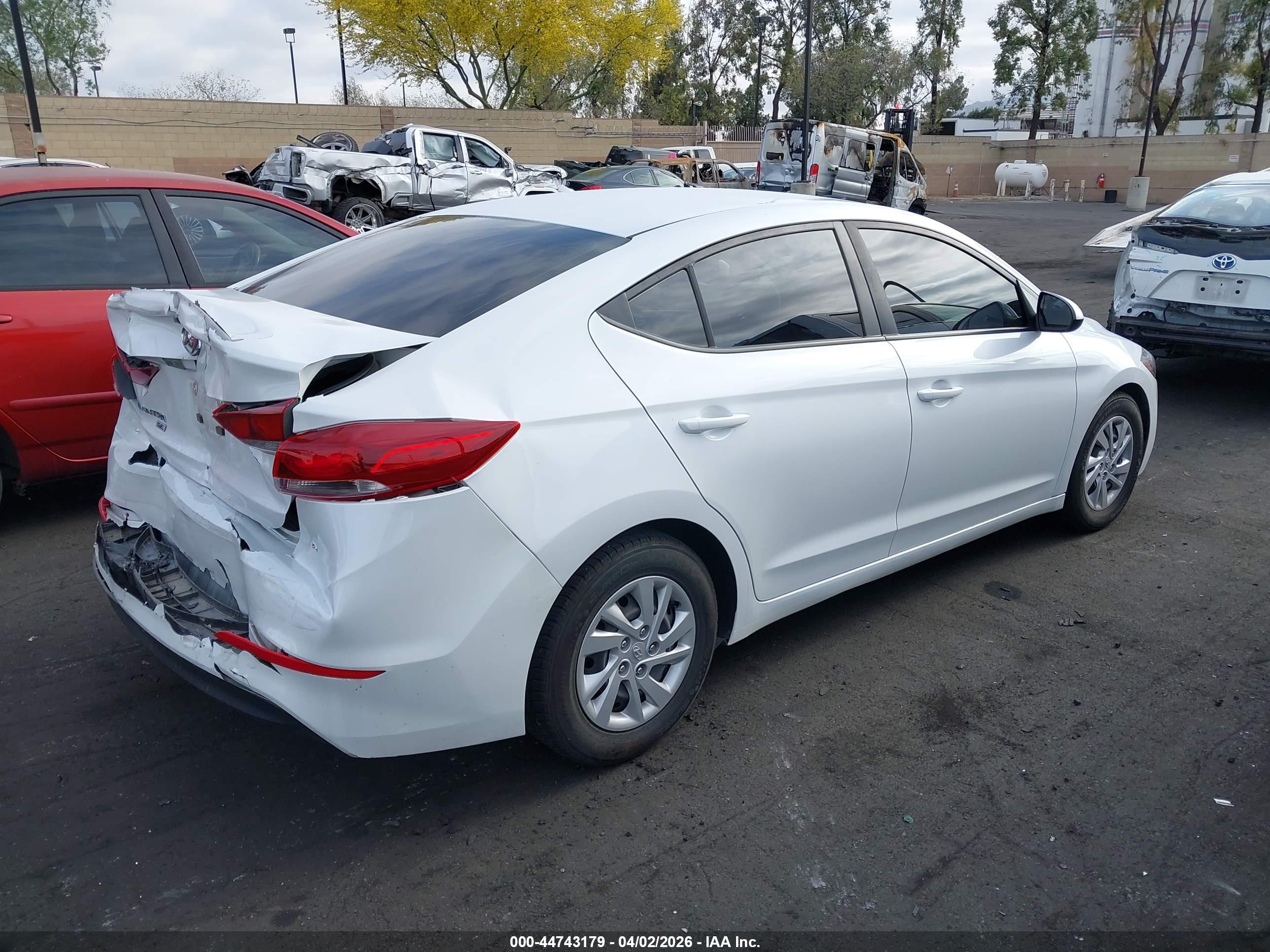 HYUNDAI ELANTRA image 4