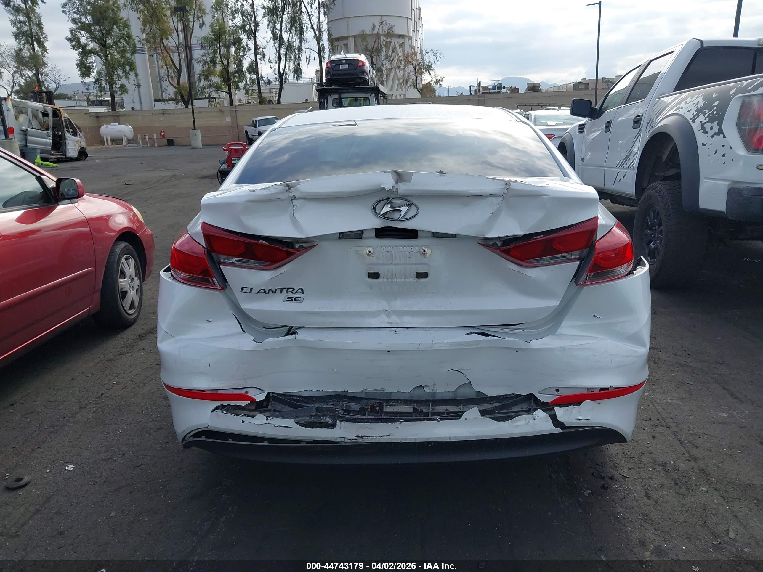 HYUNDAI ELANTRA image 6