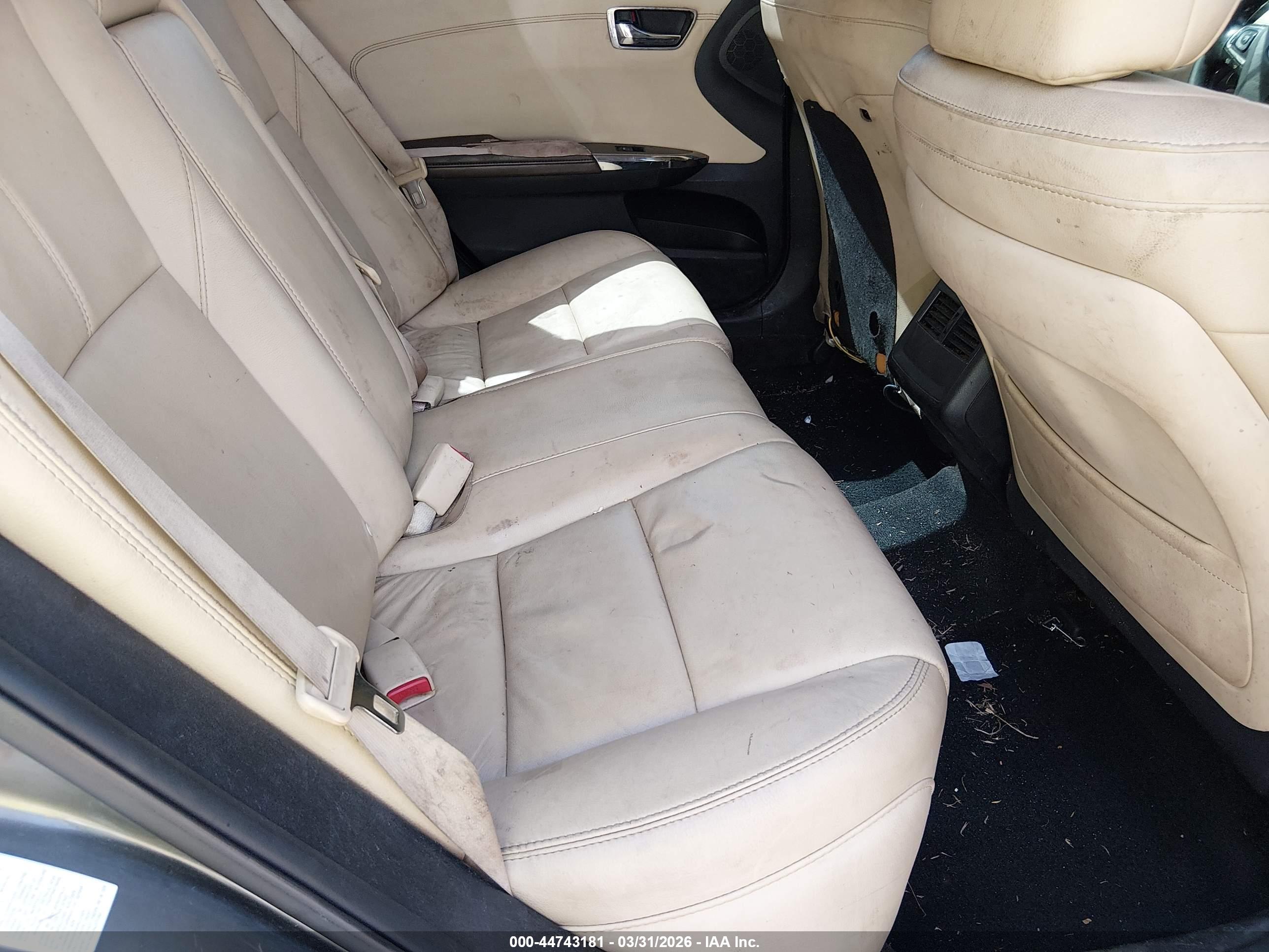 TOYOTA AVALON image 8