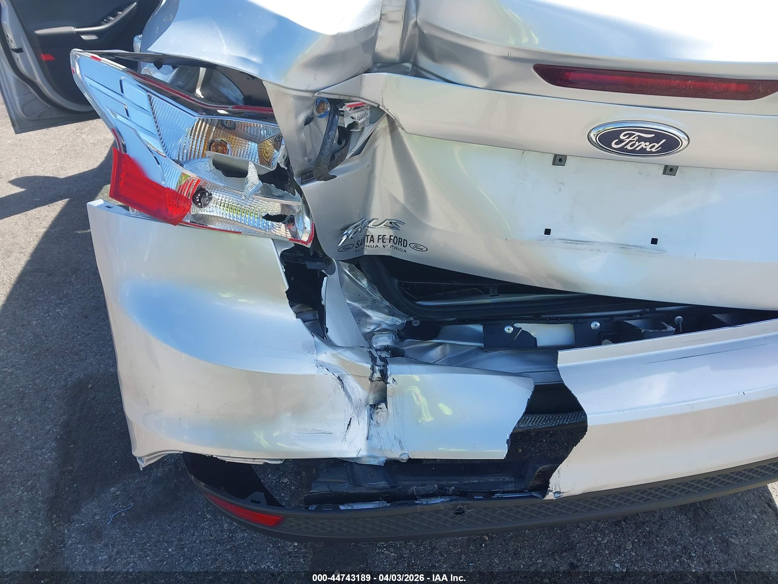 FORD FOCUS image 6