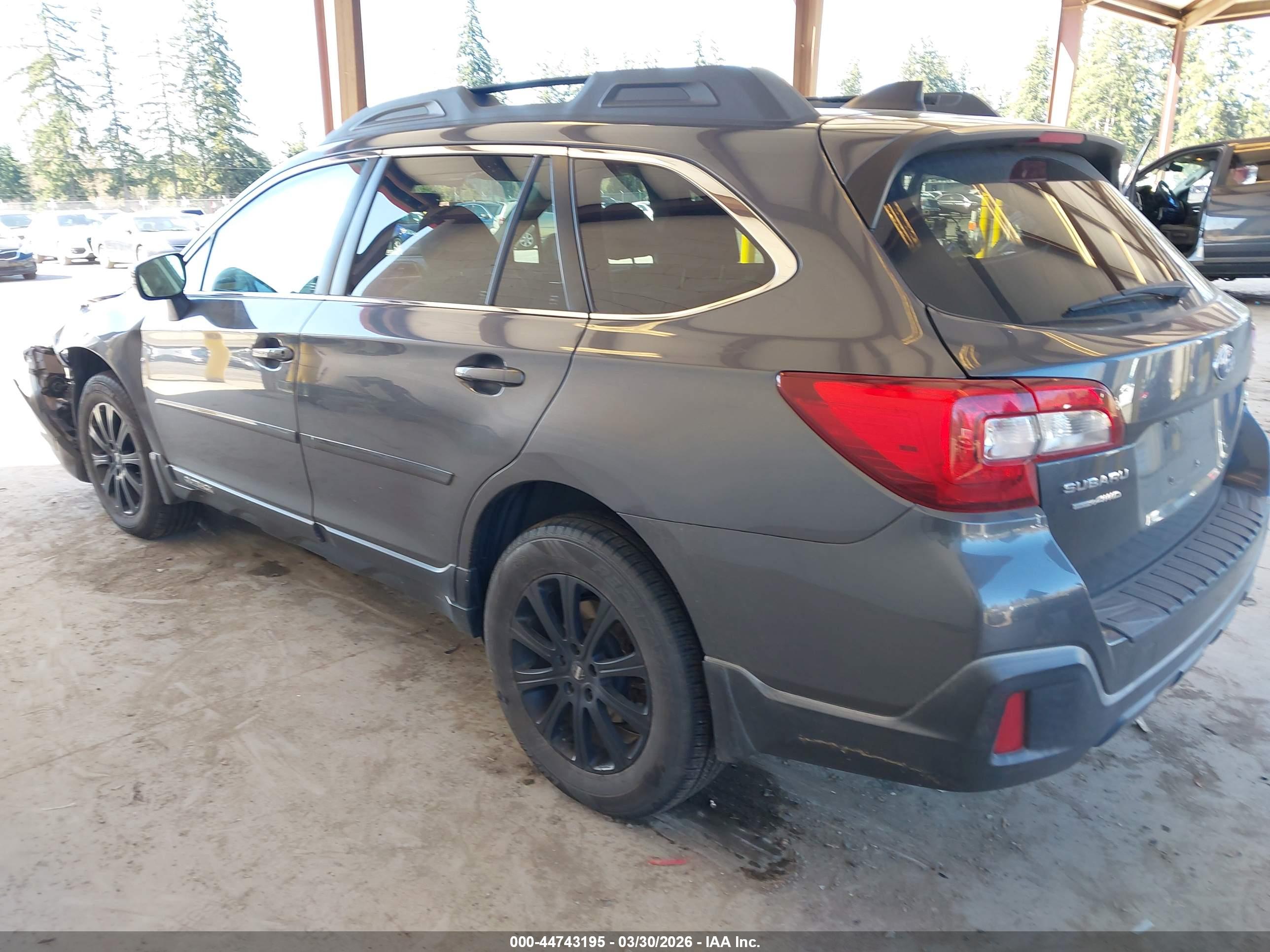 SUBARU OUTBACK image 3