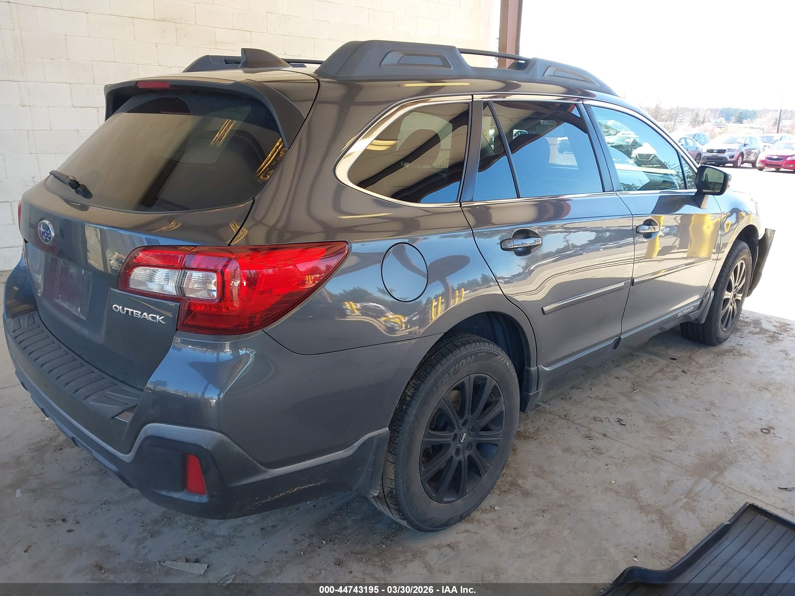 SUBARU OUTBACK image 4