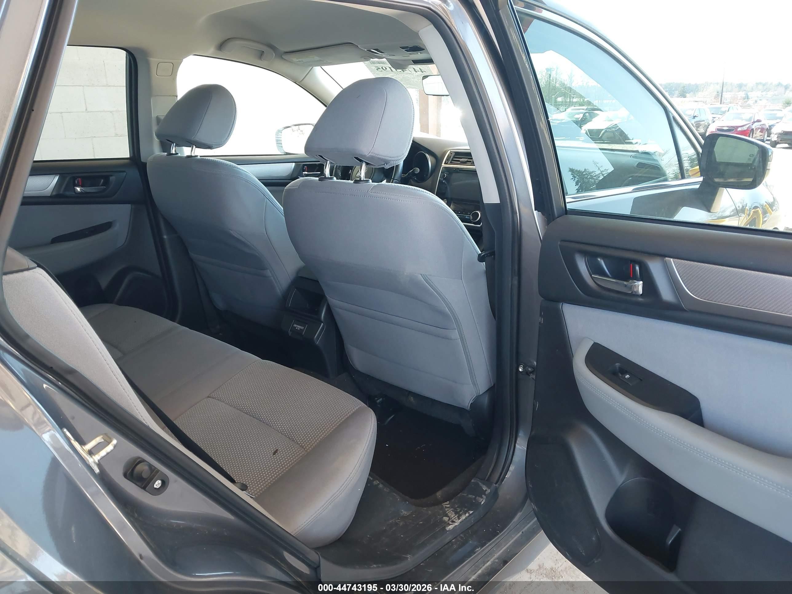 SUBARU OUTBACK image 8