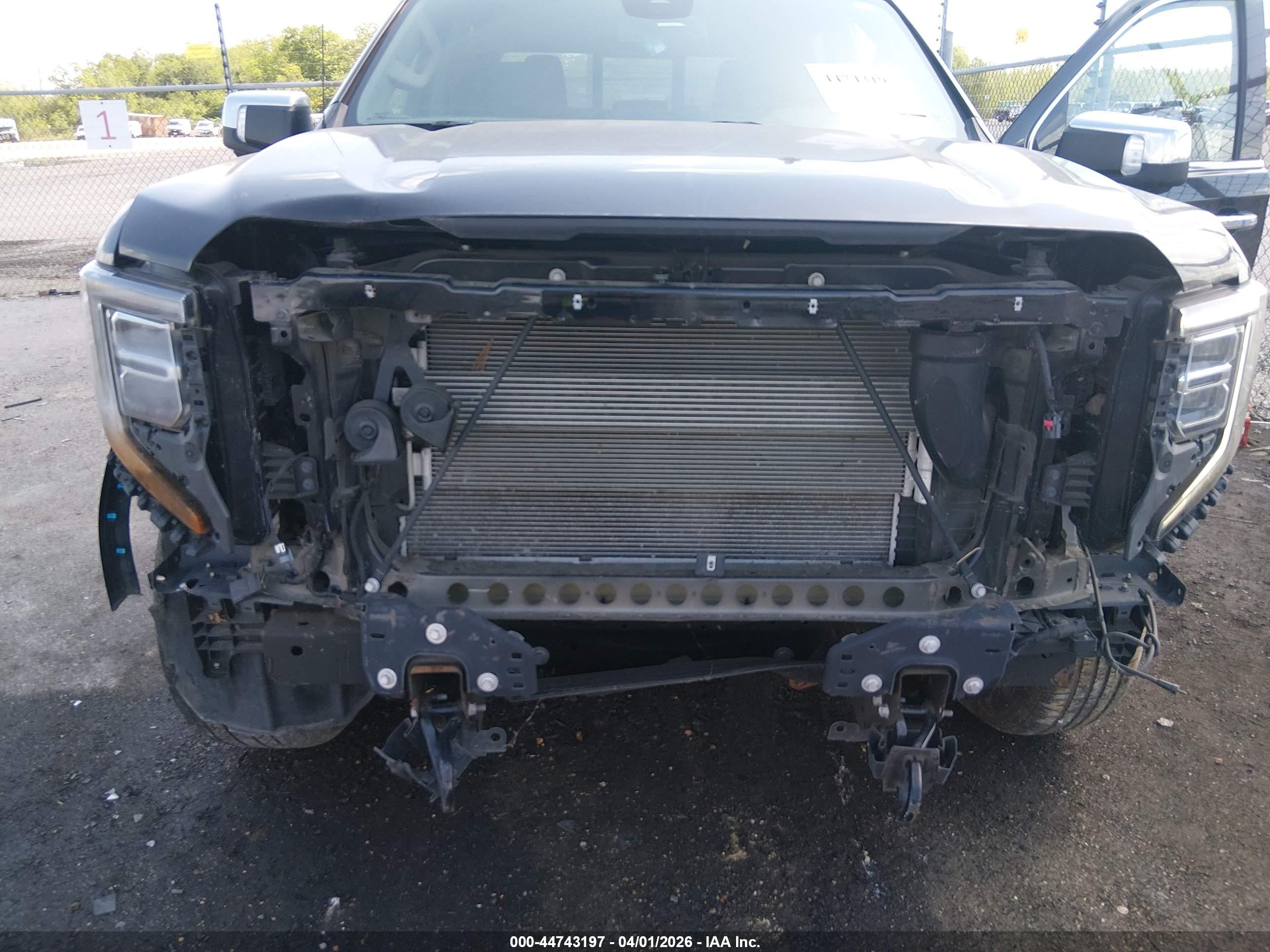 GMC SIERRA image 6
