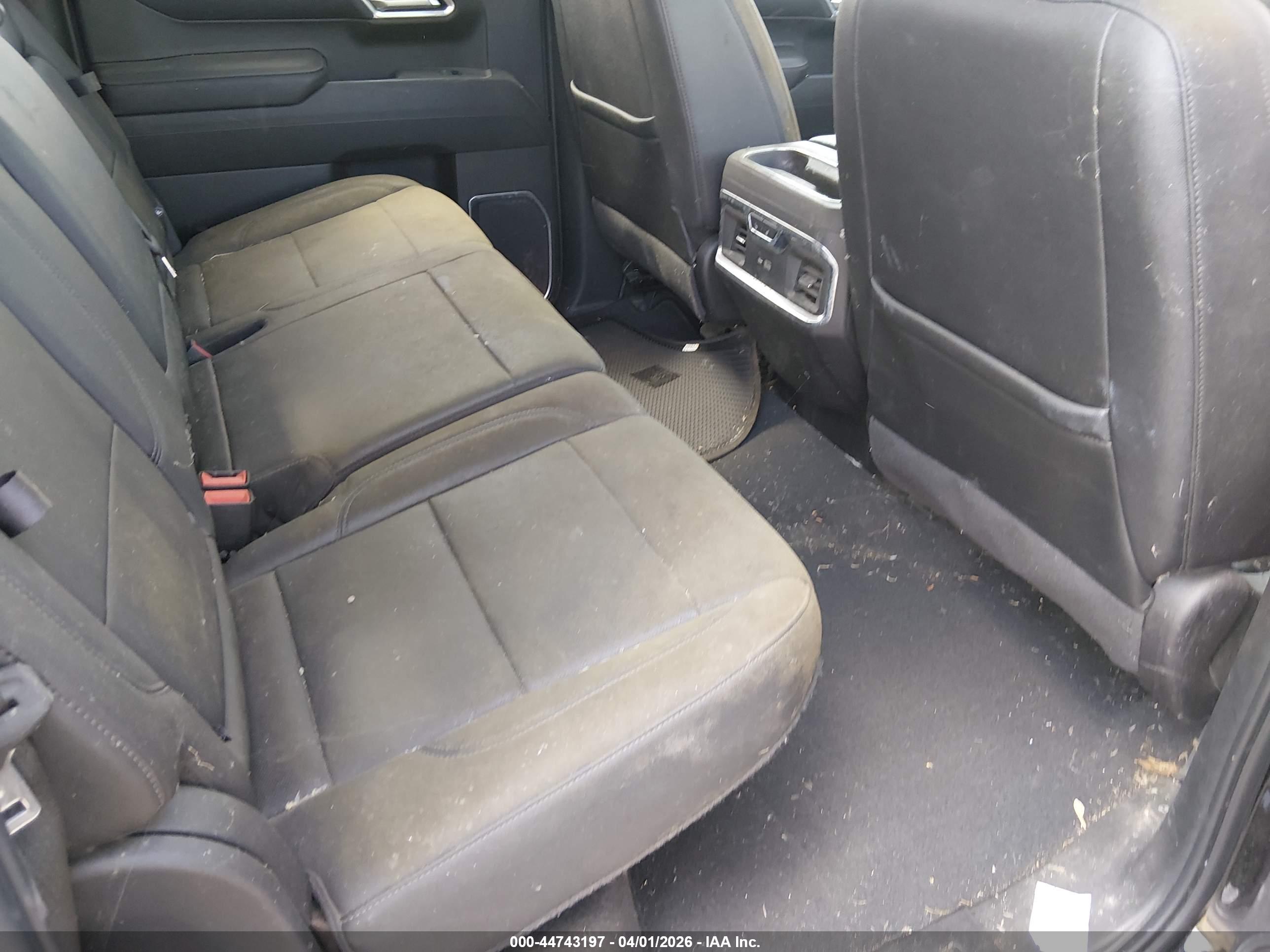 GMC SIERRA image 8