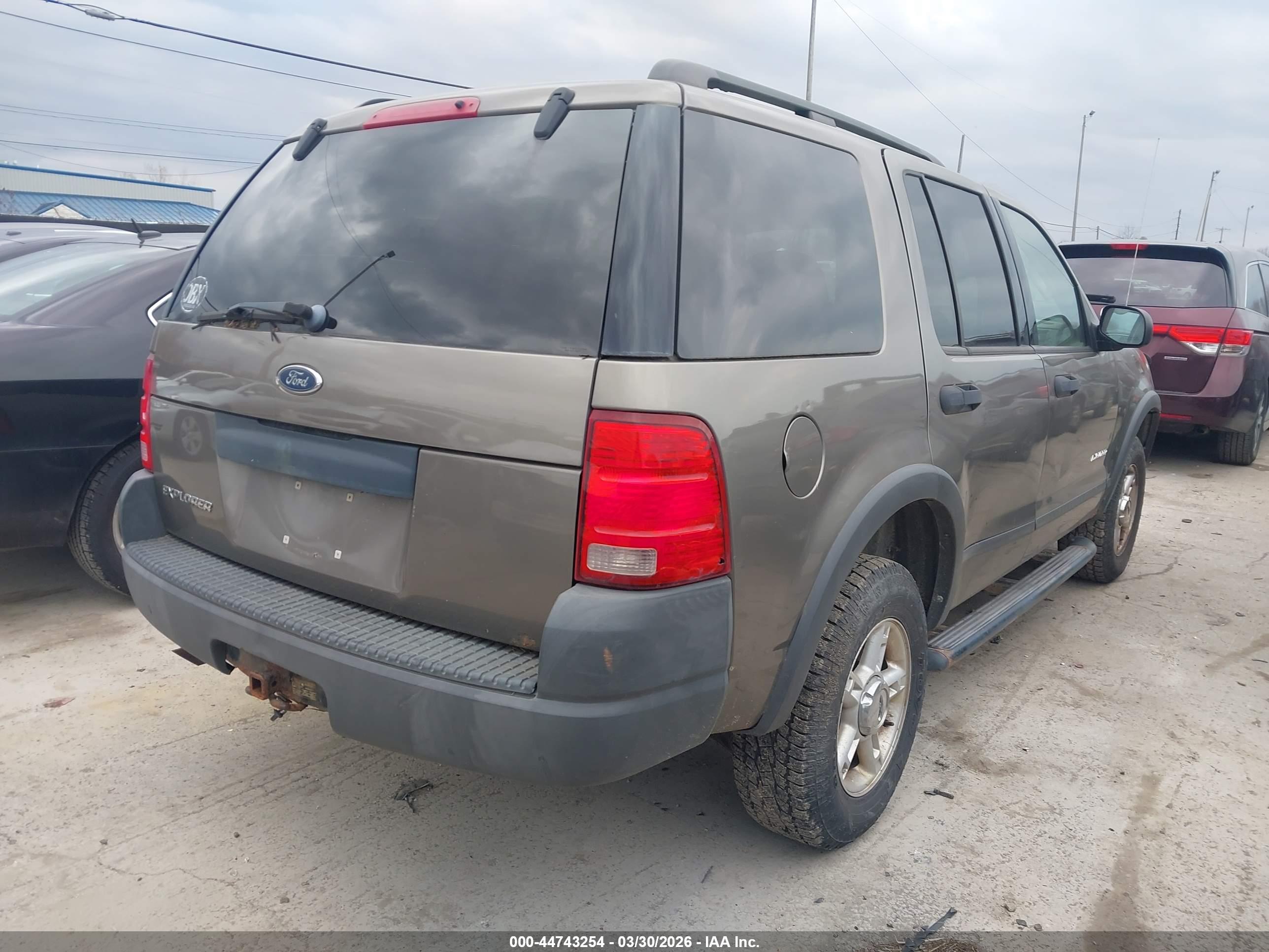 FORD EXPLORER image 4