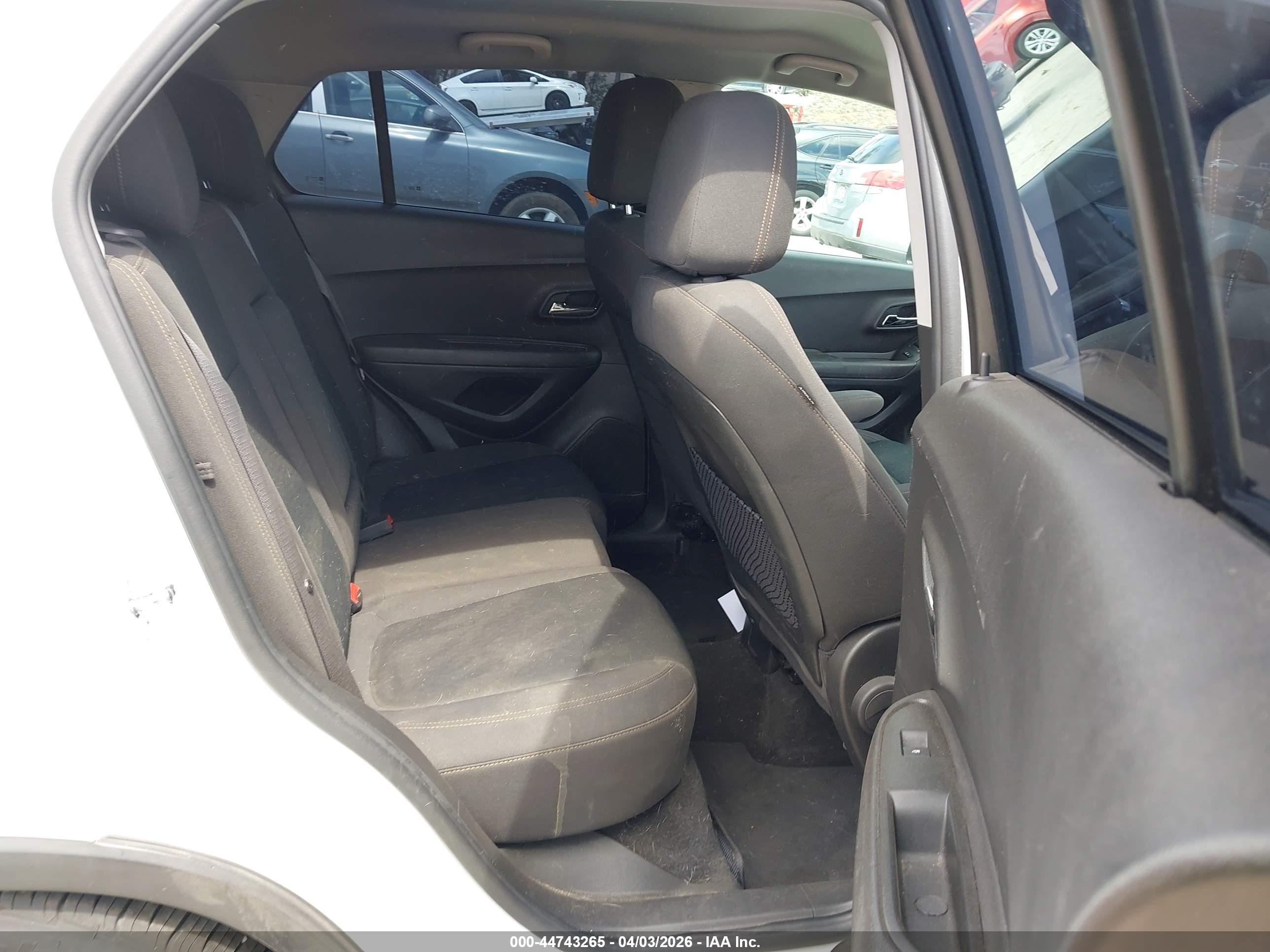 CHEVROLET TRAX image 8