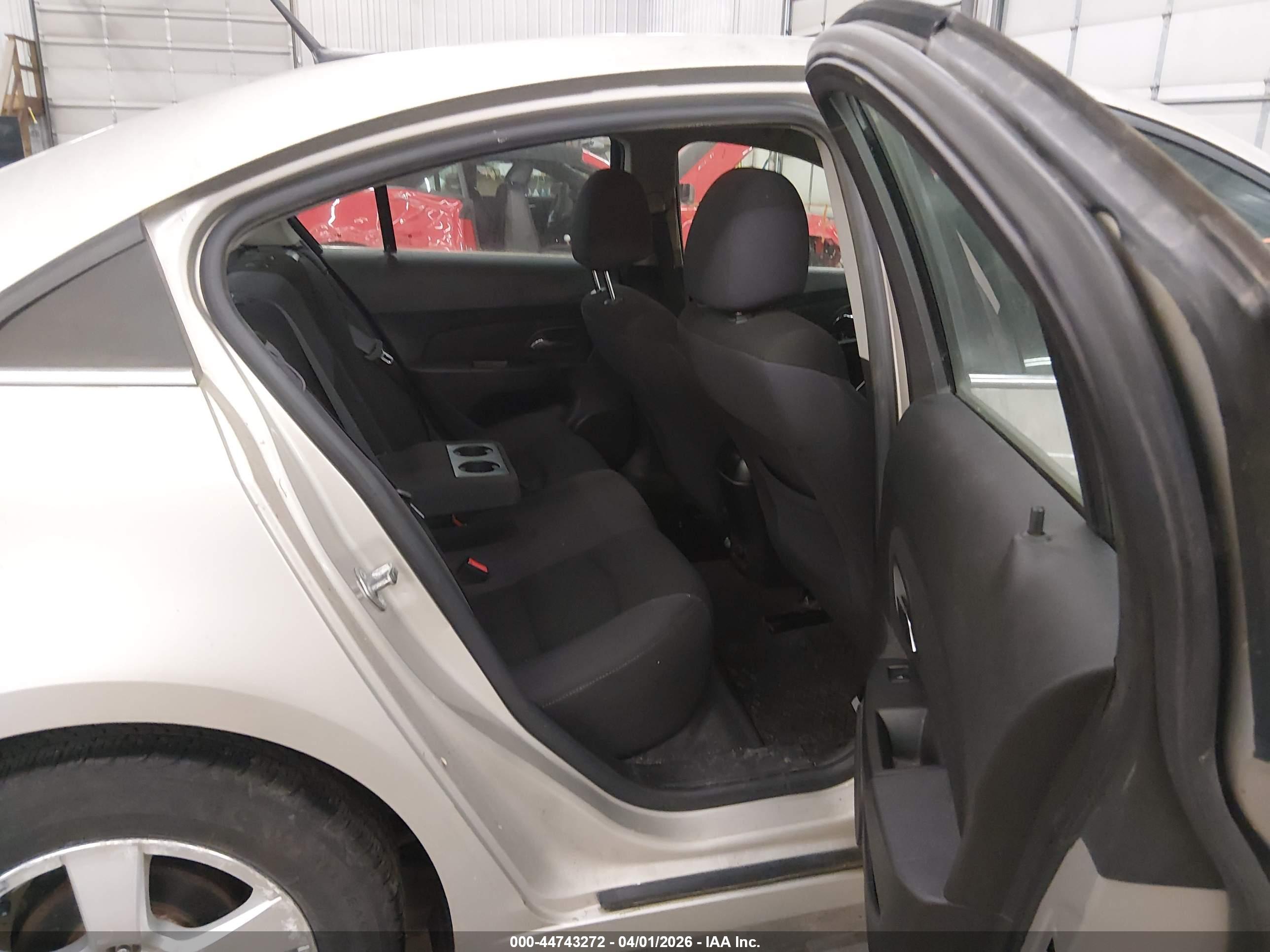 CHEVROLET CRUZE image 8
