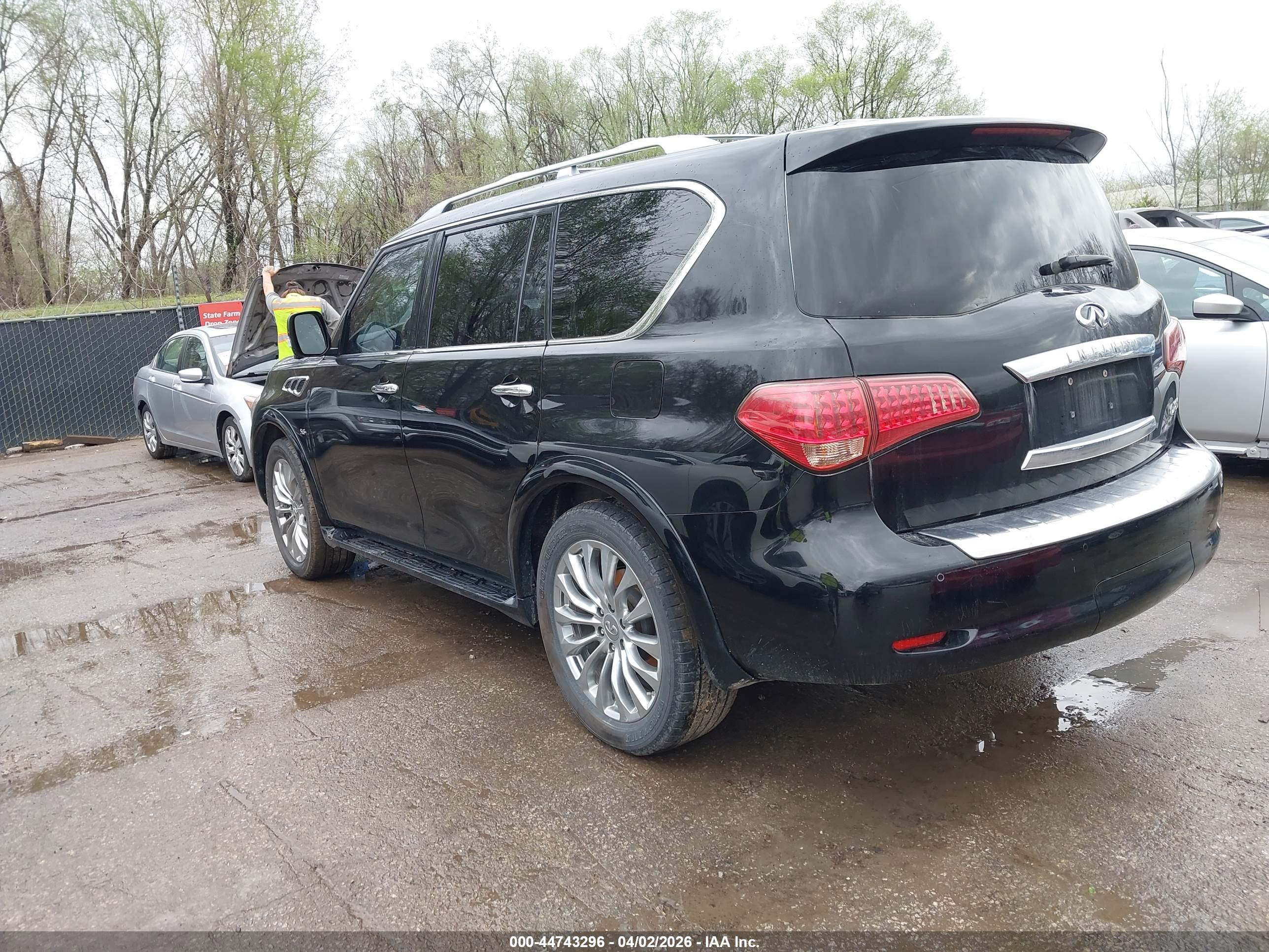 INFINITI QX80 image 3
