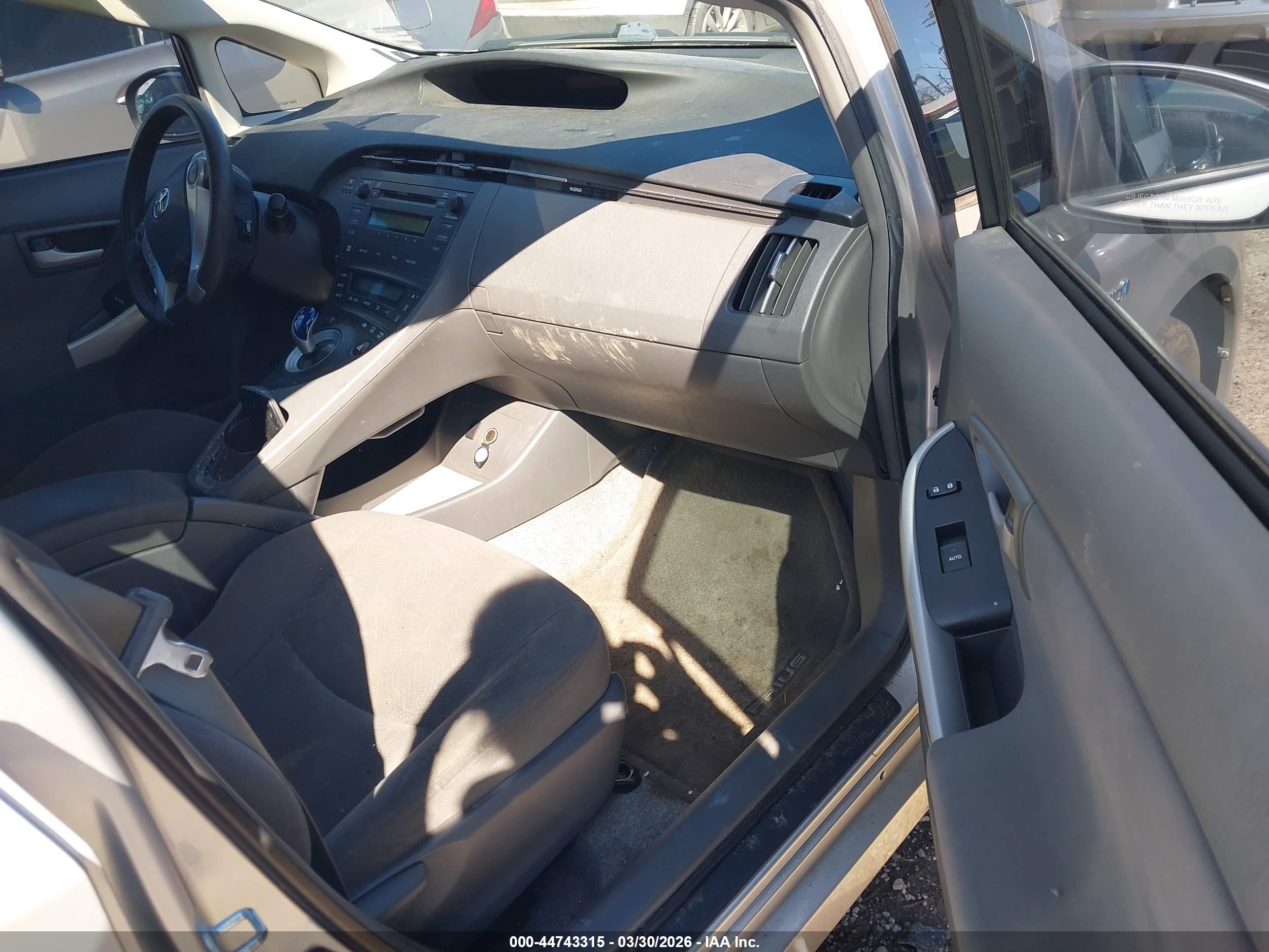TOYOTA PRIUS image 5