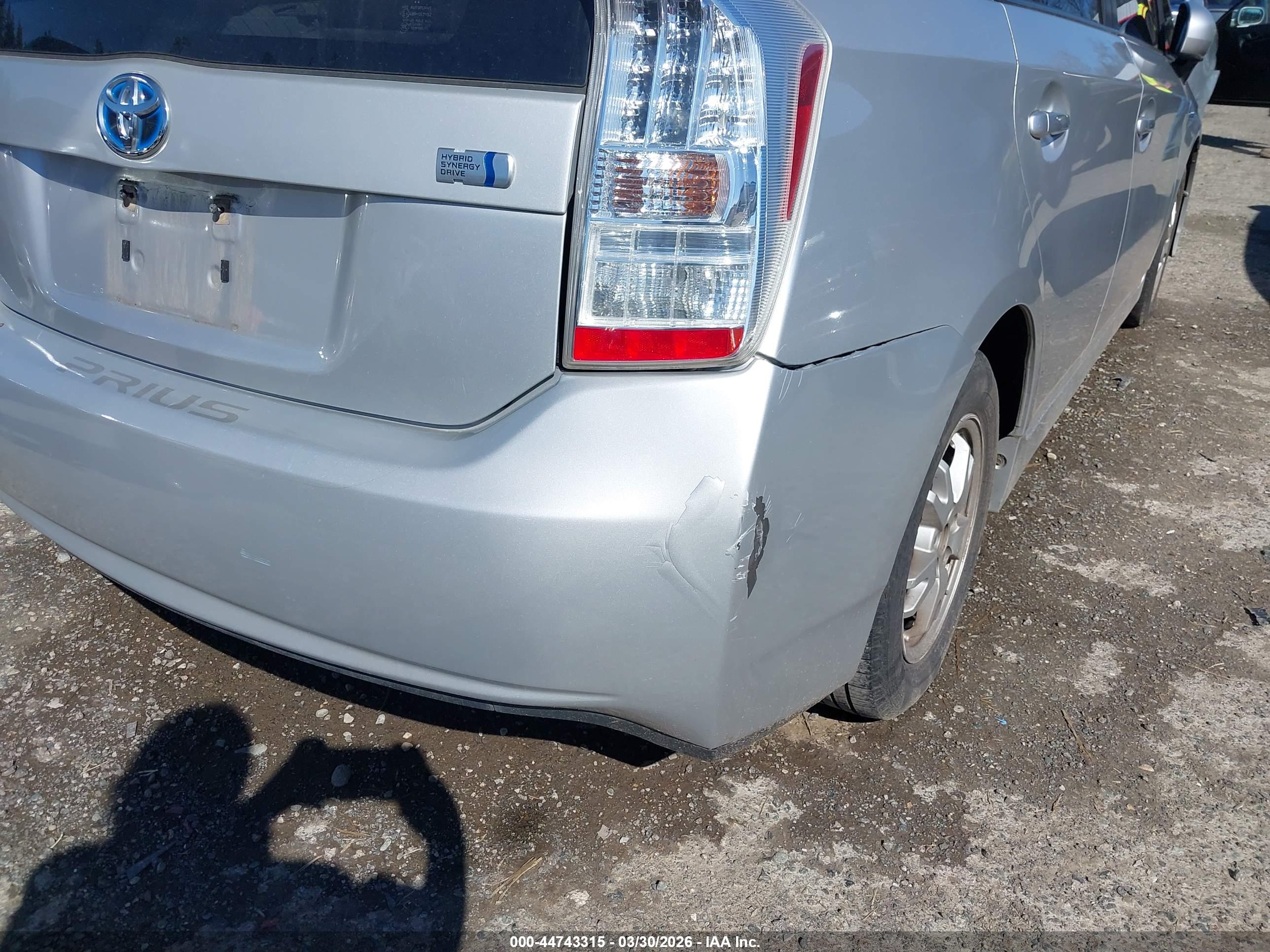 TOYOTA PRIUS image 6