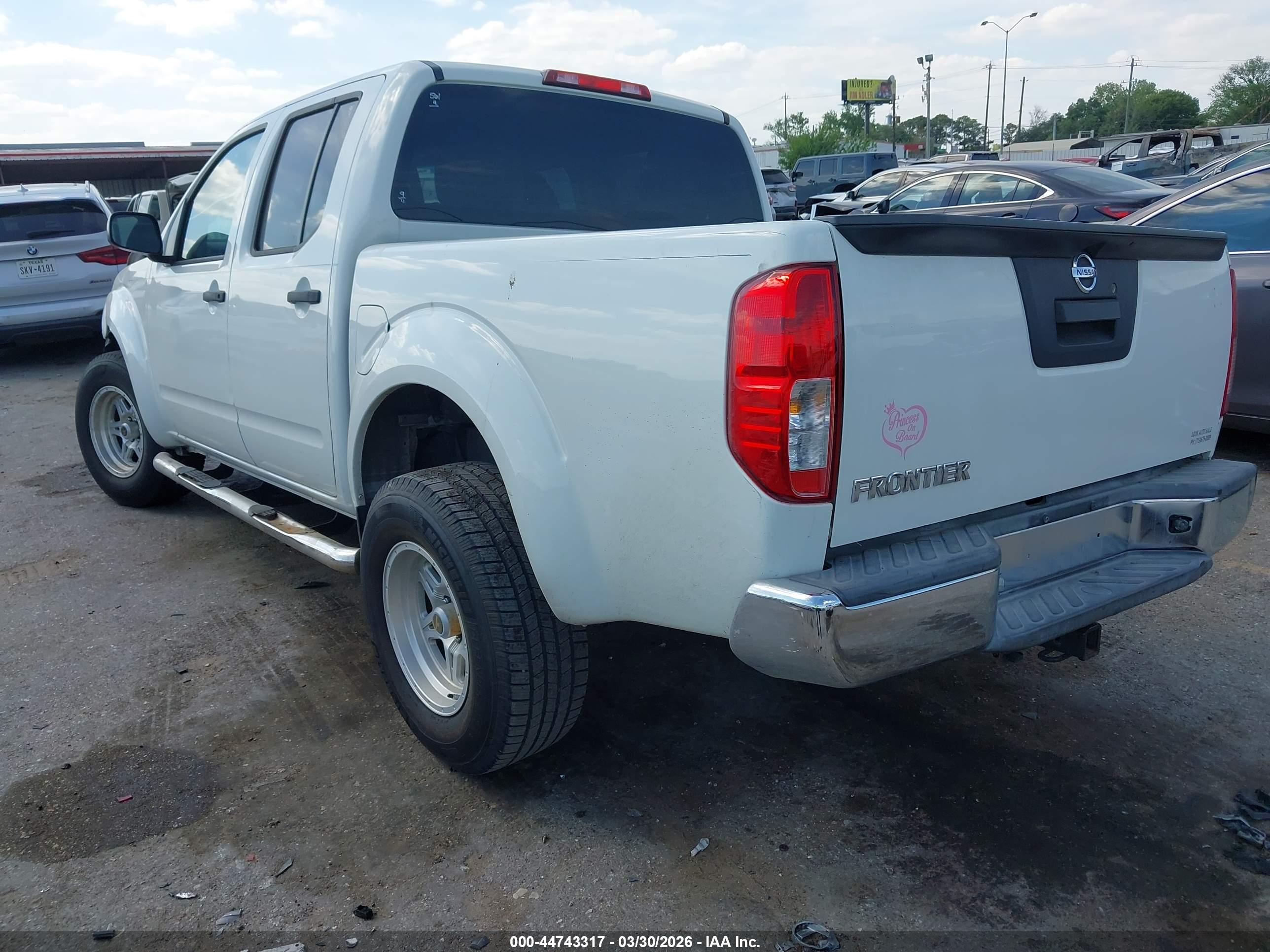 NISSAN FRONTIER image 3