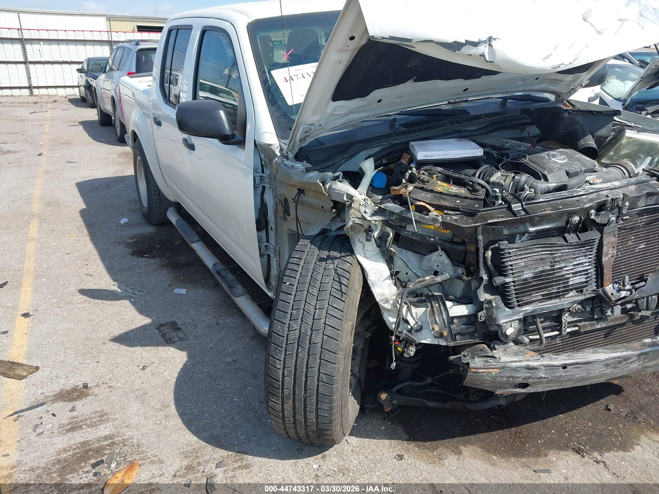 NISSAN FRONTIER image 6