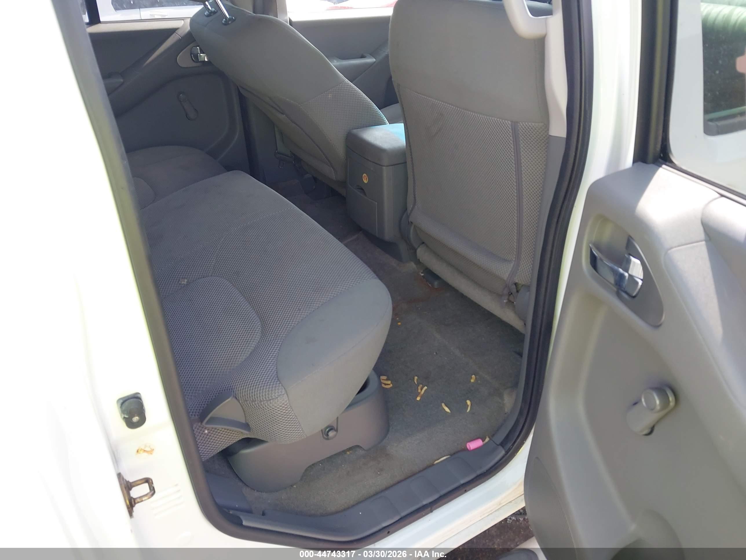 NISSAN FRONTIER image 8