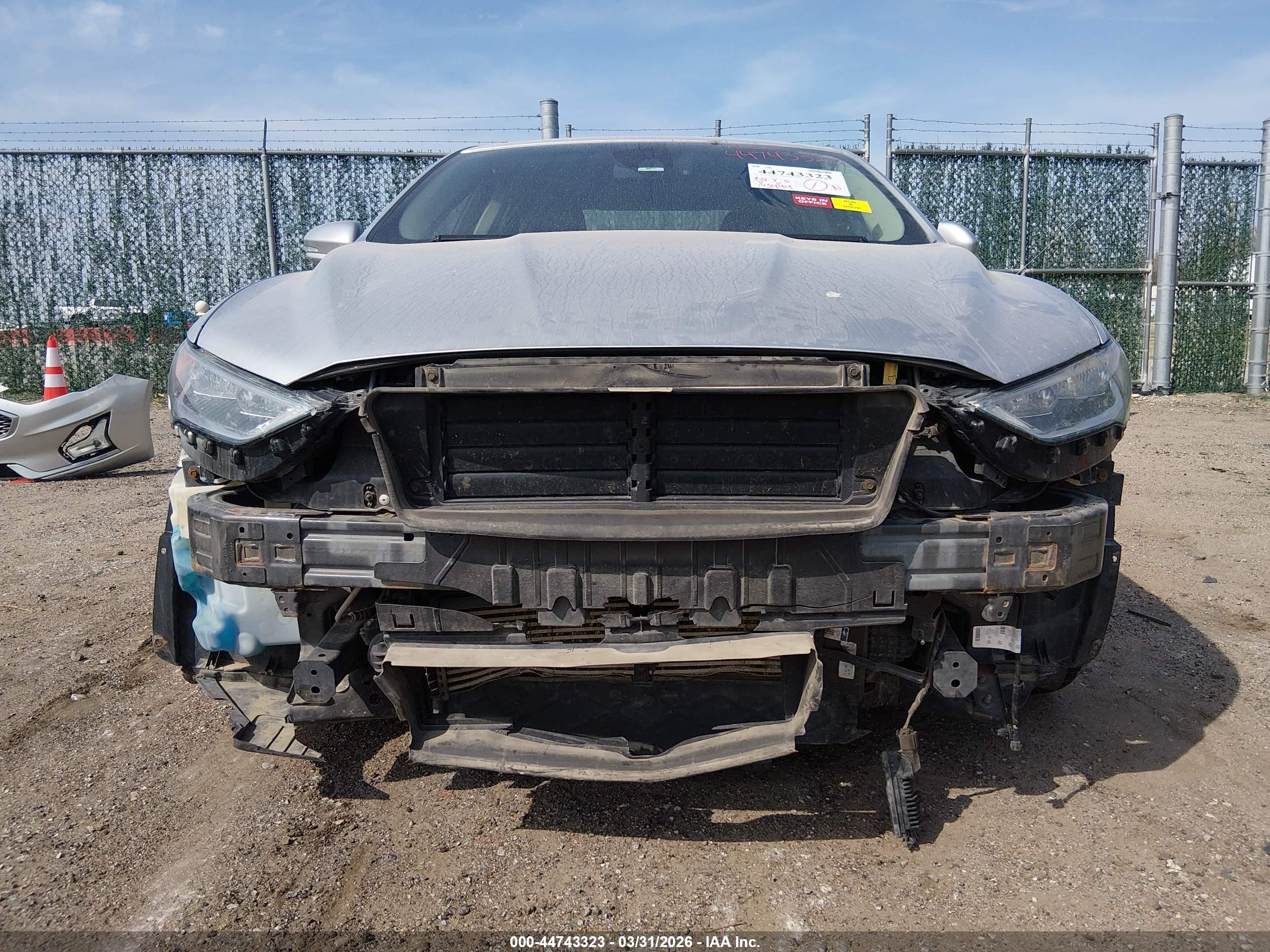 FORD FUSION image 6