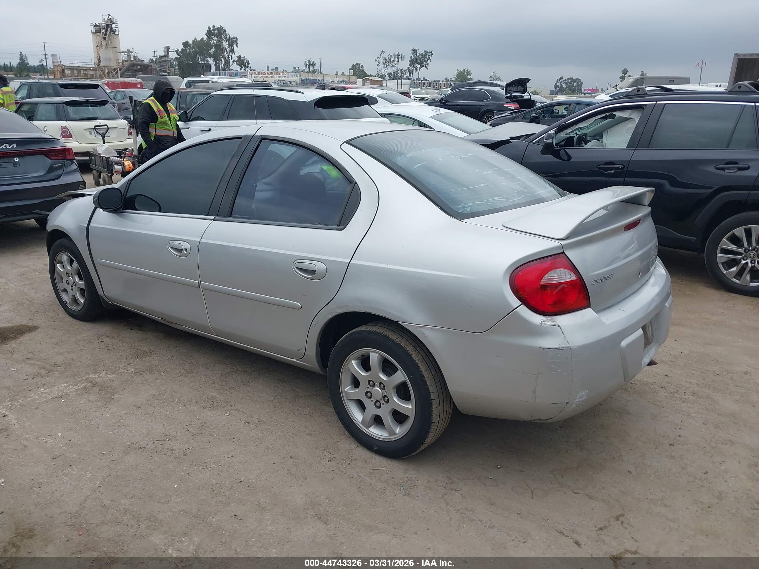 DODGE NEON image 3