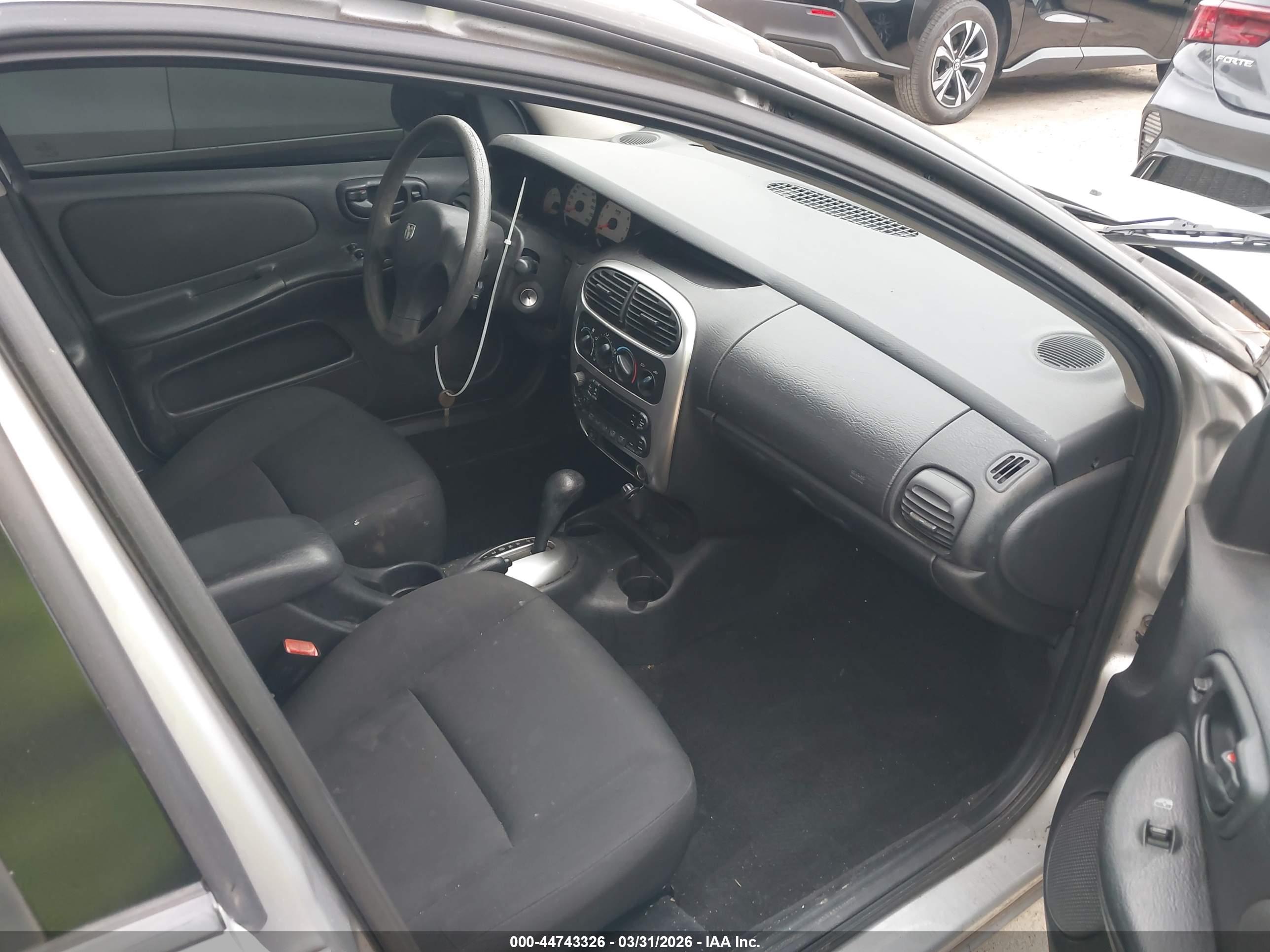 DODGE NEON image 5