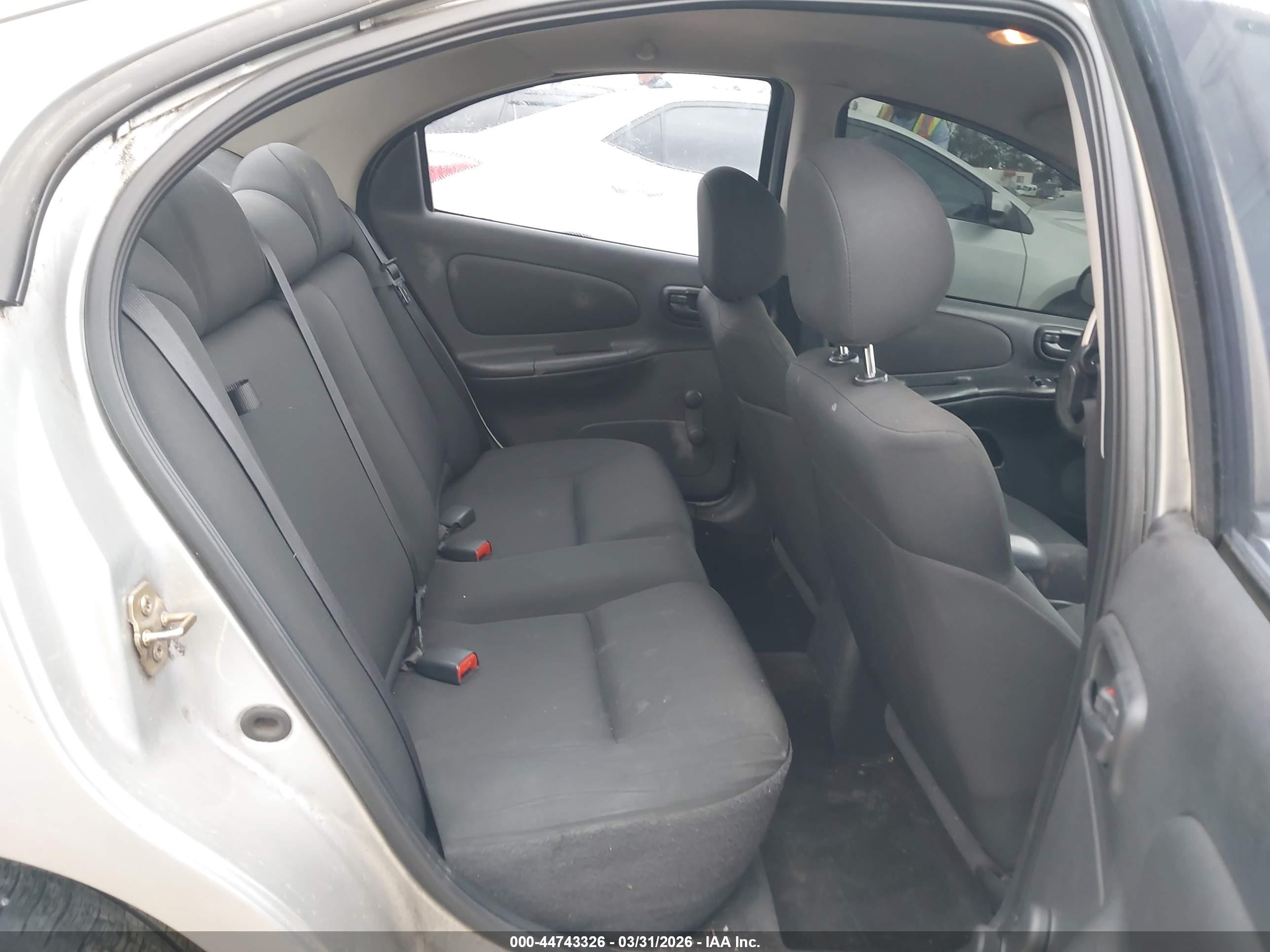 DODGE NEON image 8