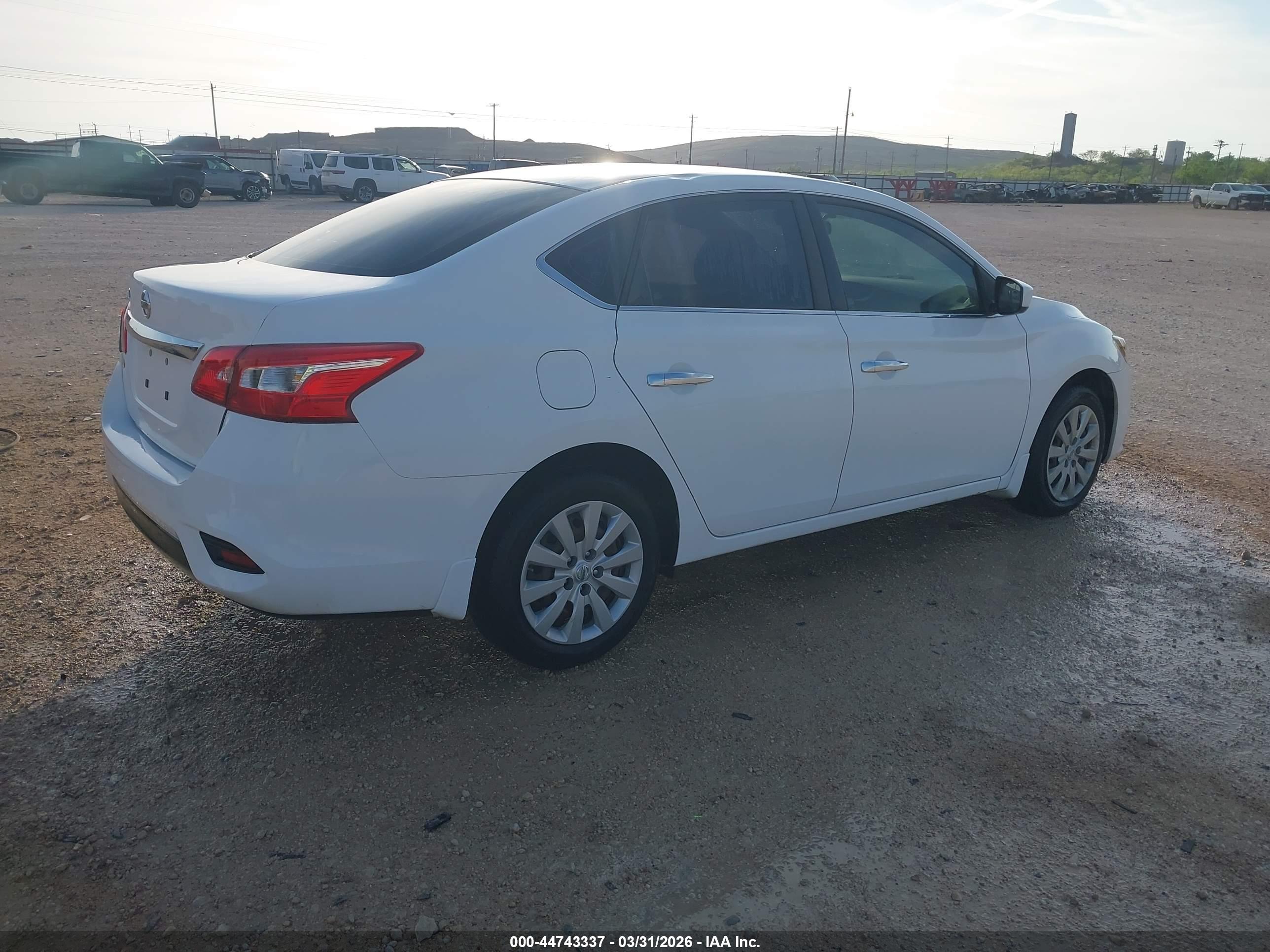 NISSAN SENTRA image 4