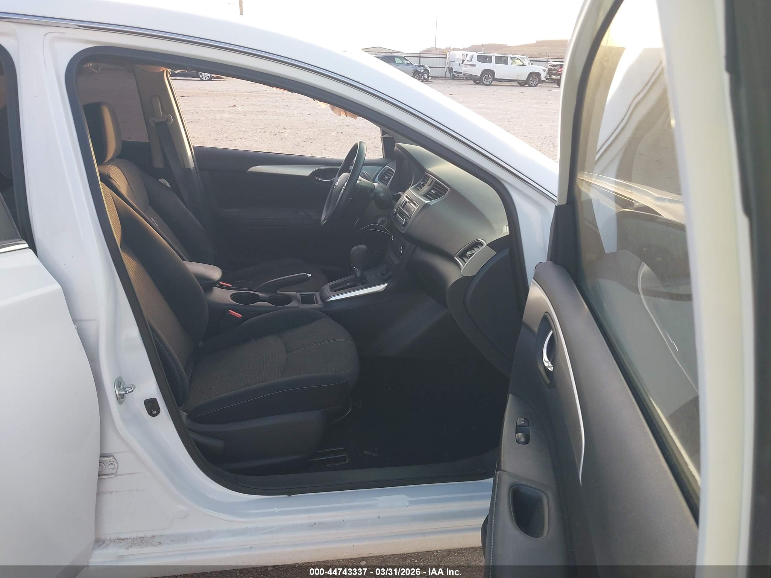 NISSAN SENTRA image 5