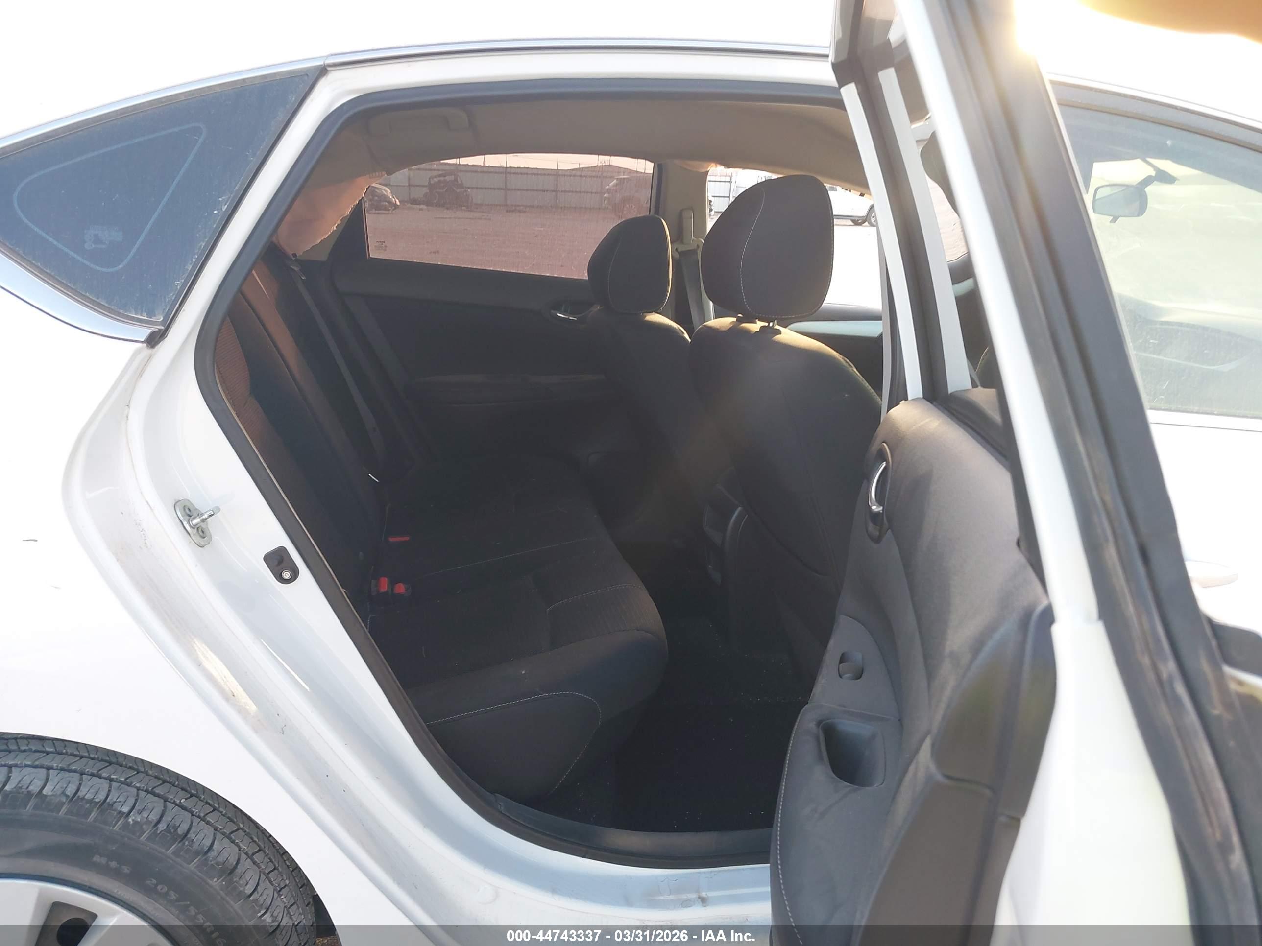 NISSAN SENTRA image 8