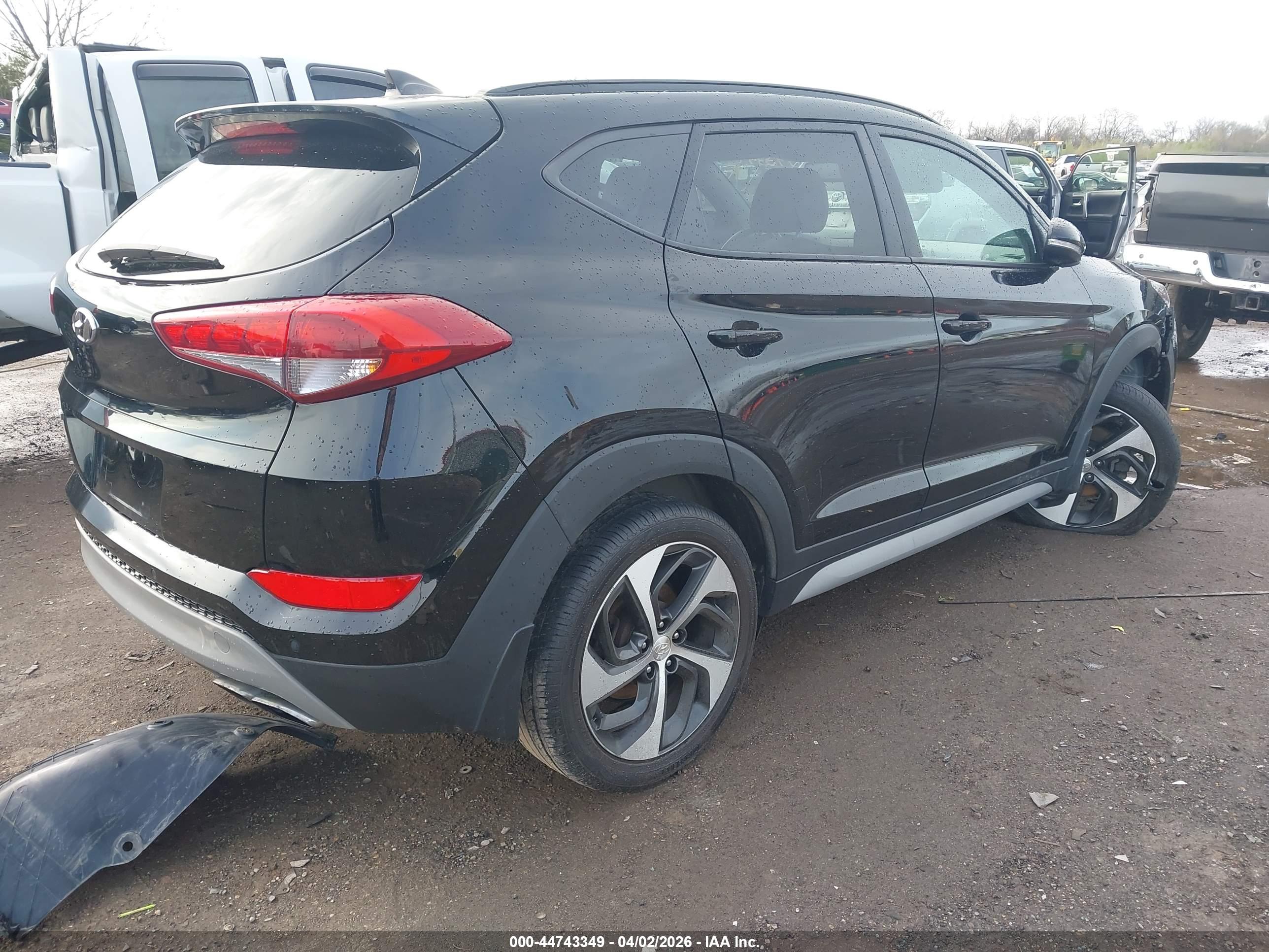 HYUNDAI TUCSON image 4