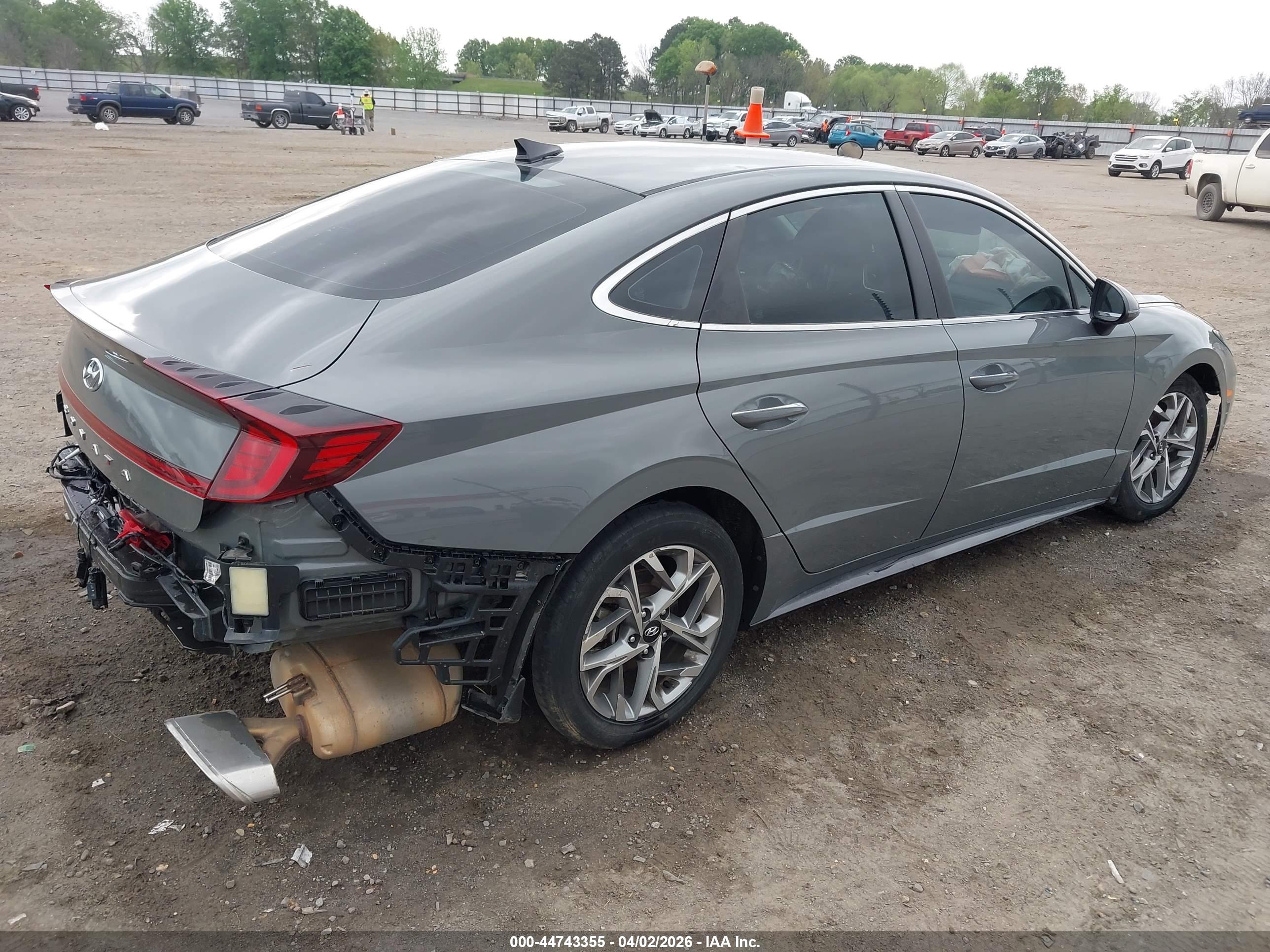HYUNDAI SONATA image 4