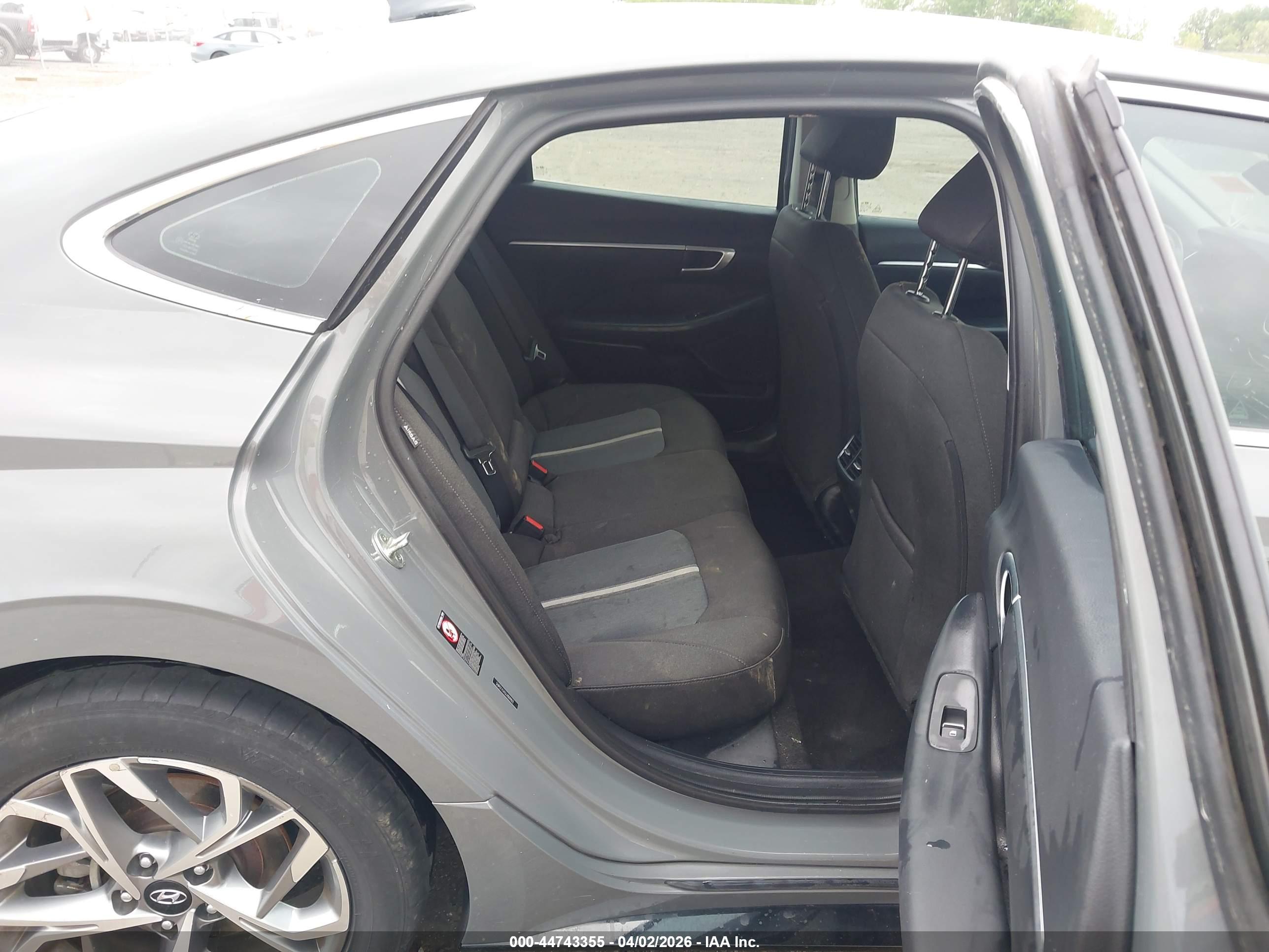HYUNDAI SONATA image 8