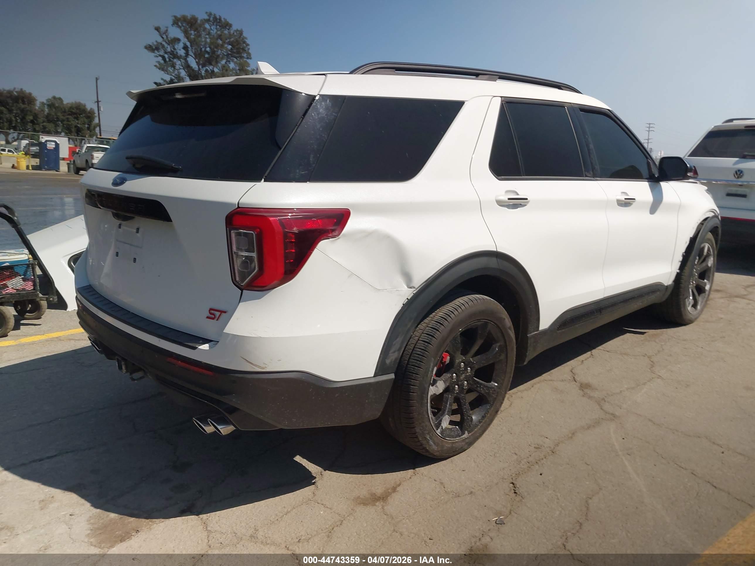 FORD EXPLORER image 4
