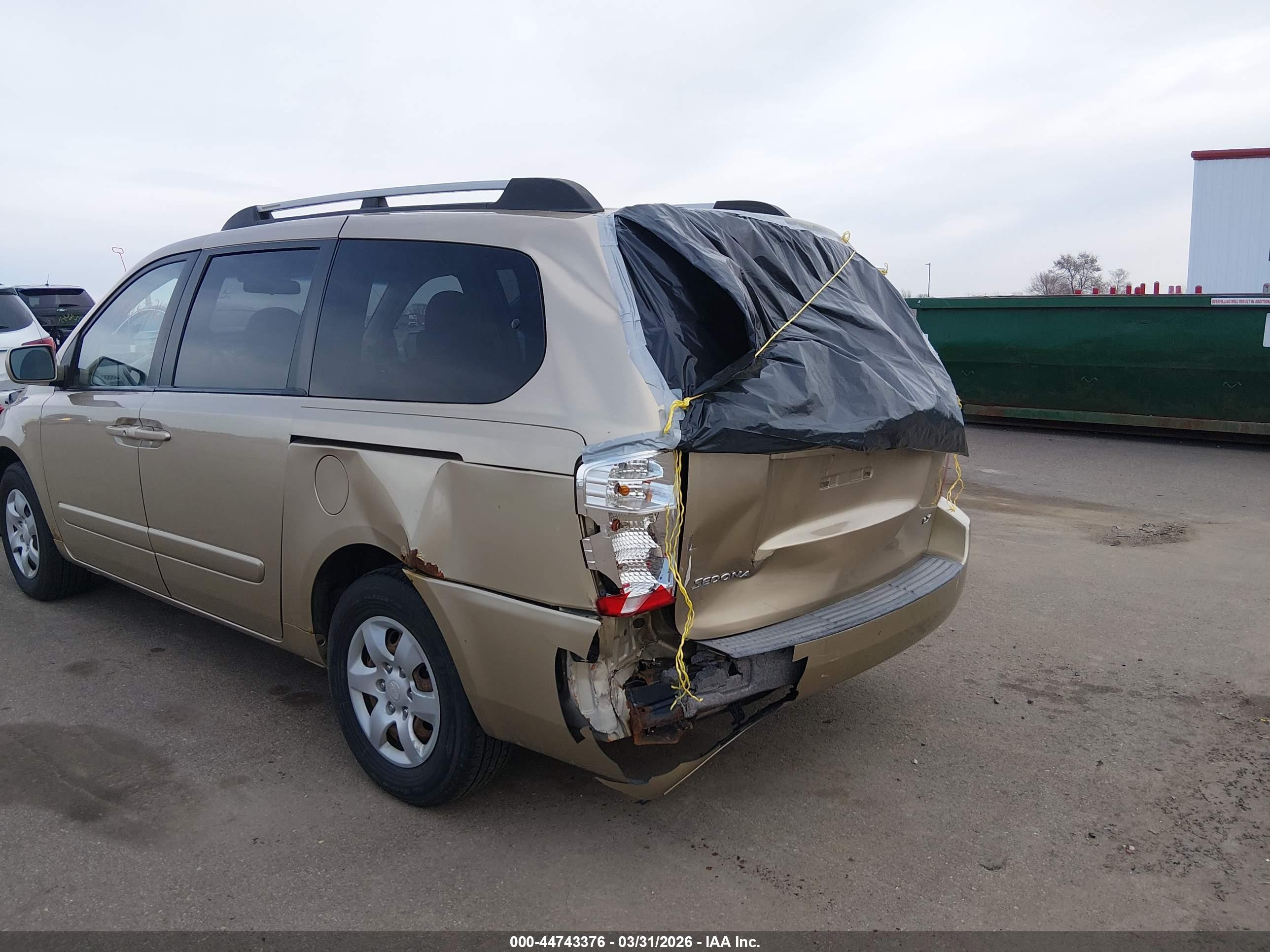 KIA SEDONA image 6