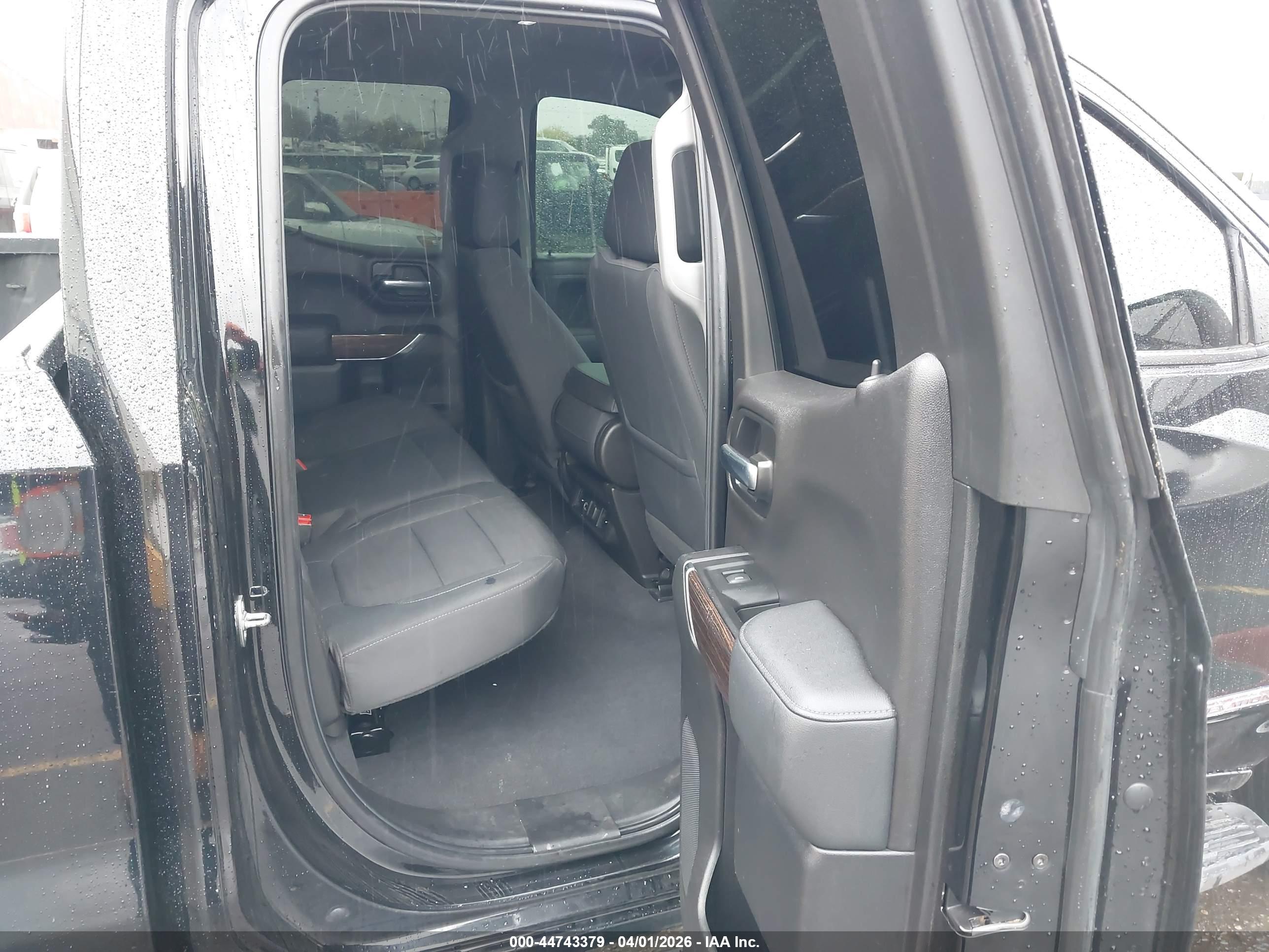 GMC SIERRA image 8
