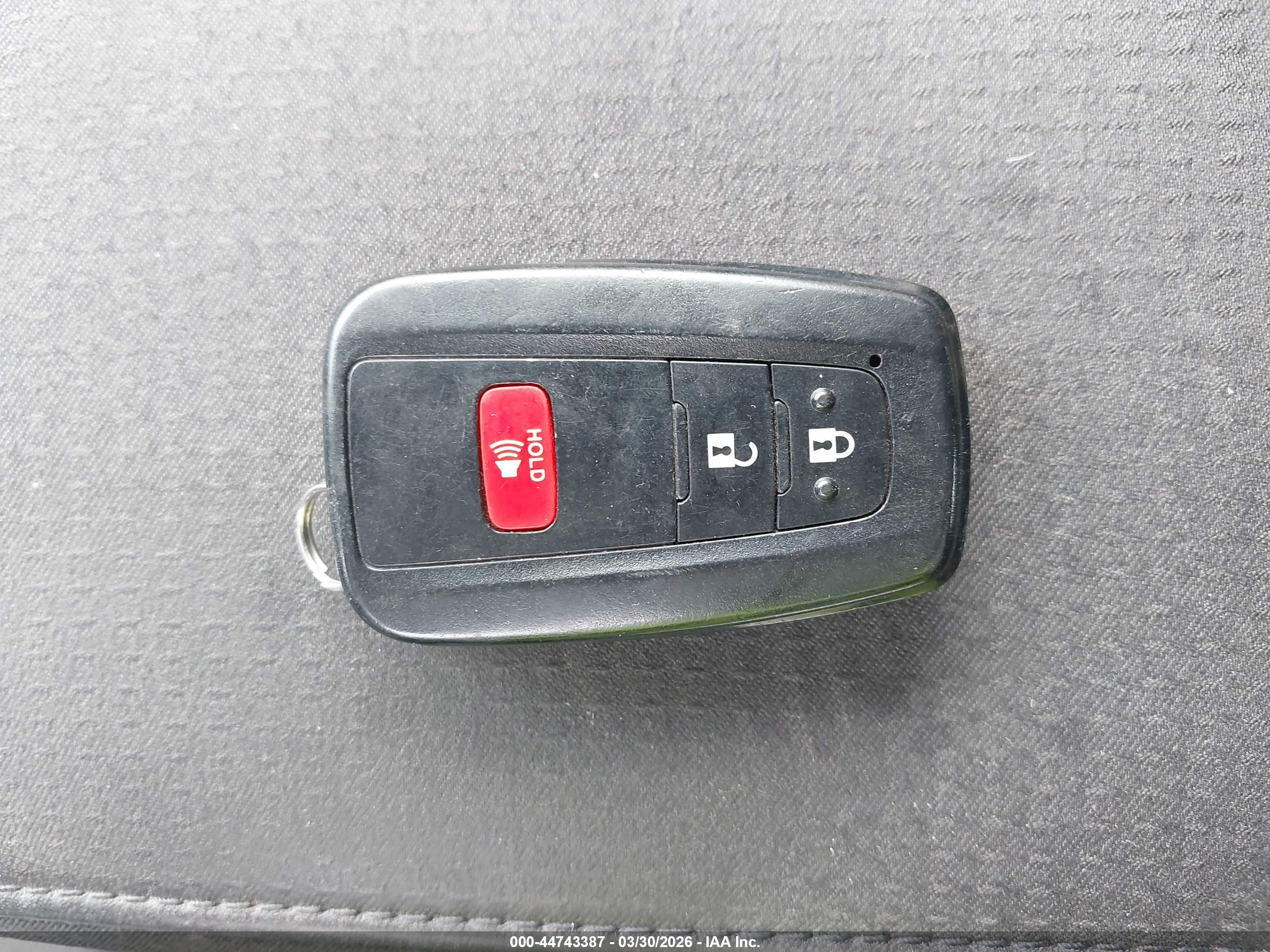 TOYOTA PRIUS image 11