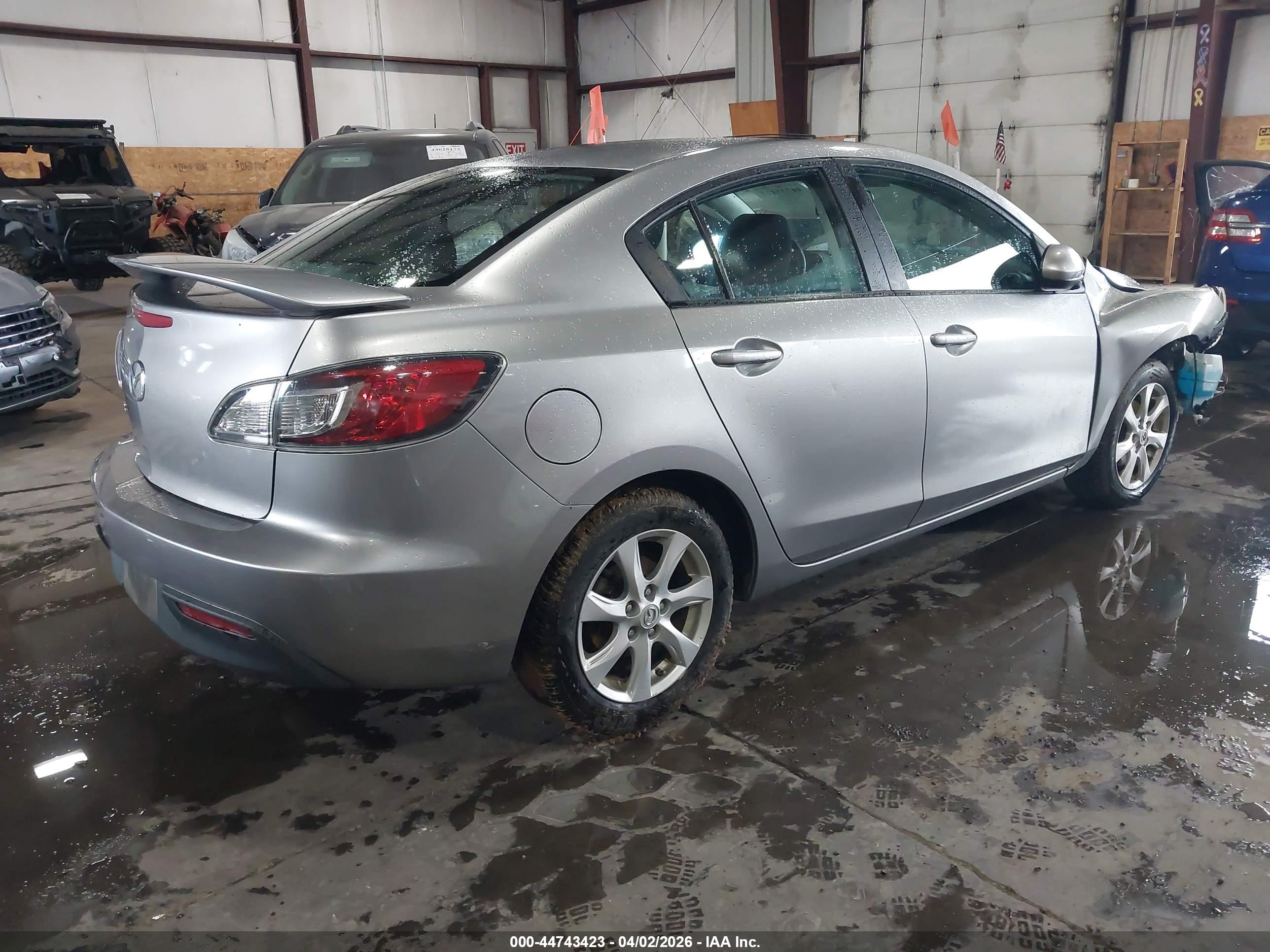 MAZDA MAZDA3 image 4